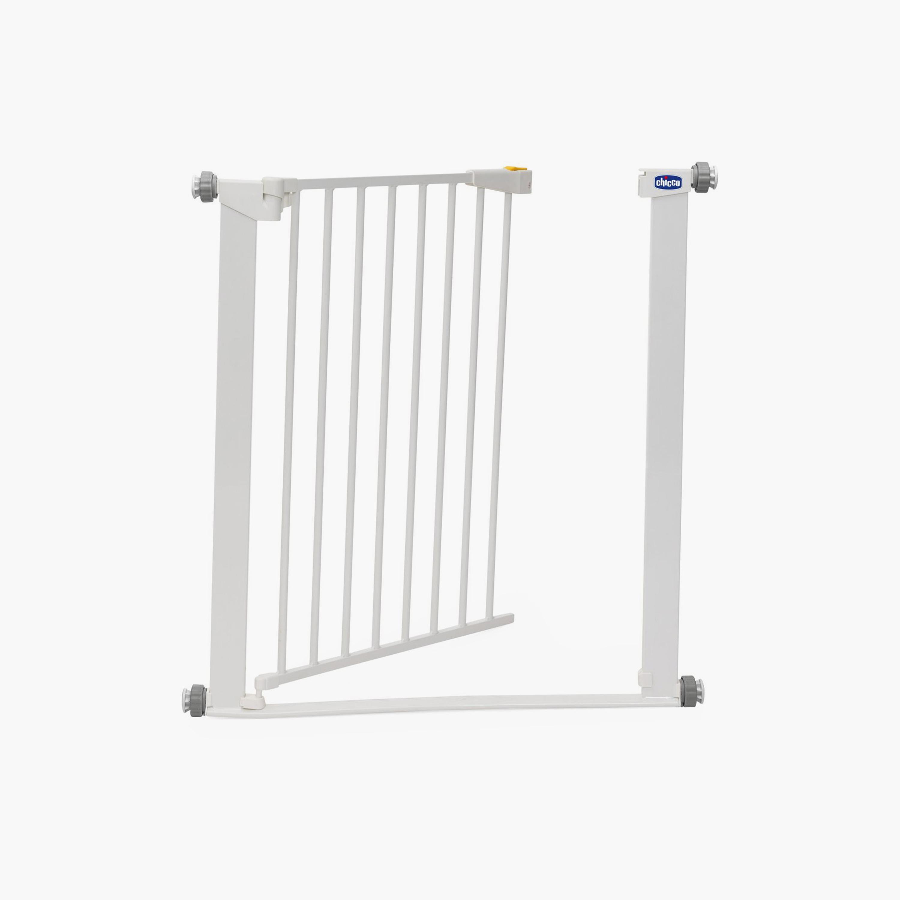 Chicco Baby Safety Gate-baby-healthandsafety-babyproofing-image-3