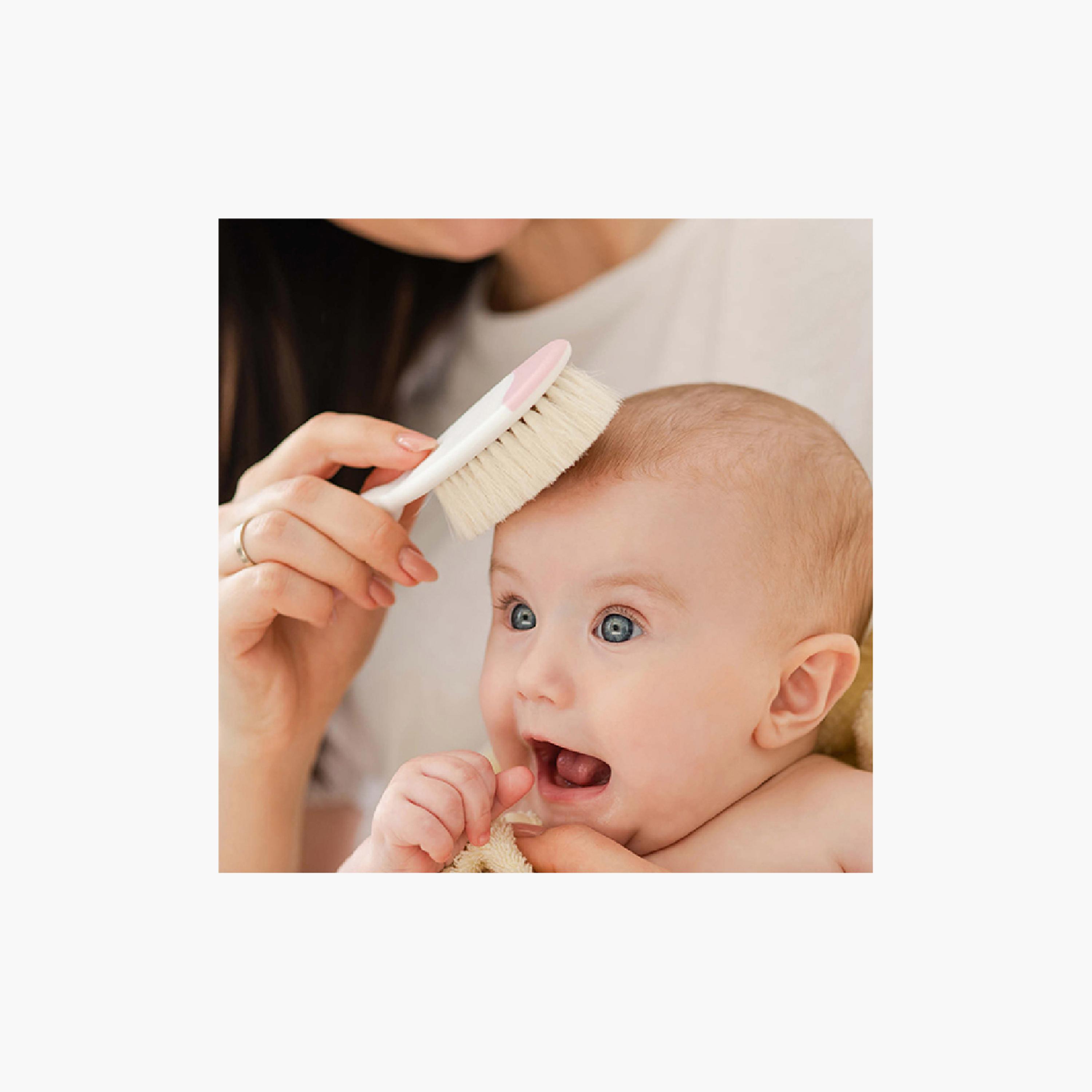مجموعة فرشاة ومشط للأطفال من شيكو - برتقالي - عمر 0 أشهر فما فوق-baby-bathandcare-grooming-image-4