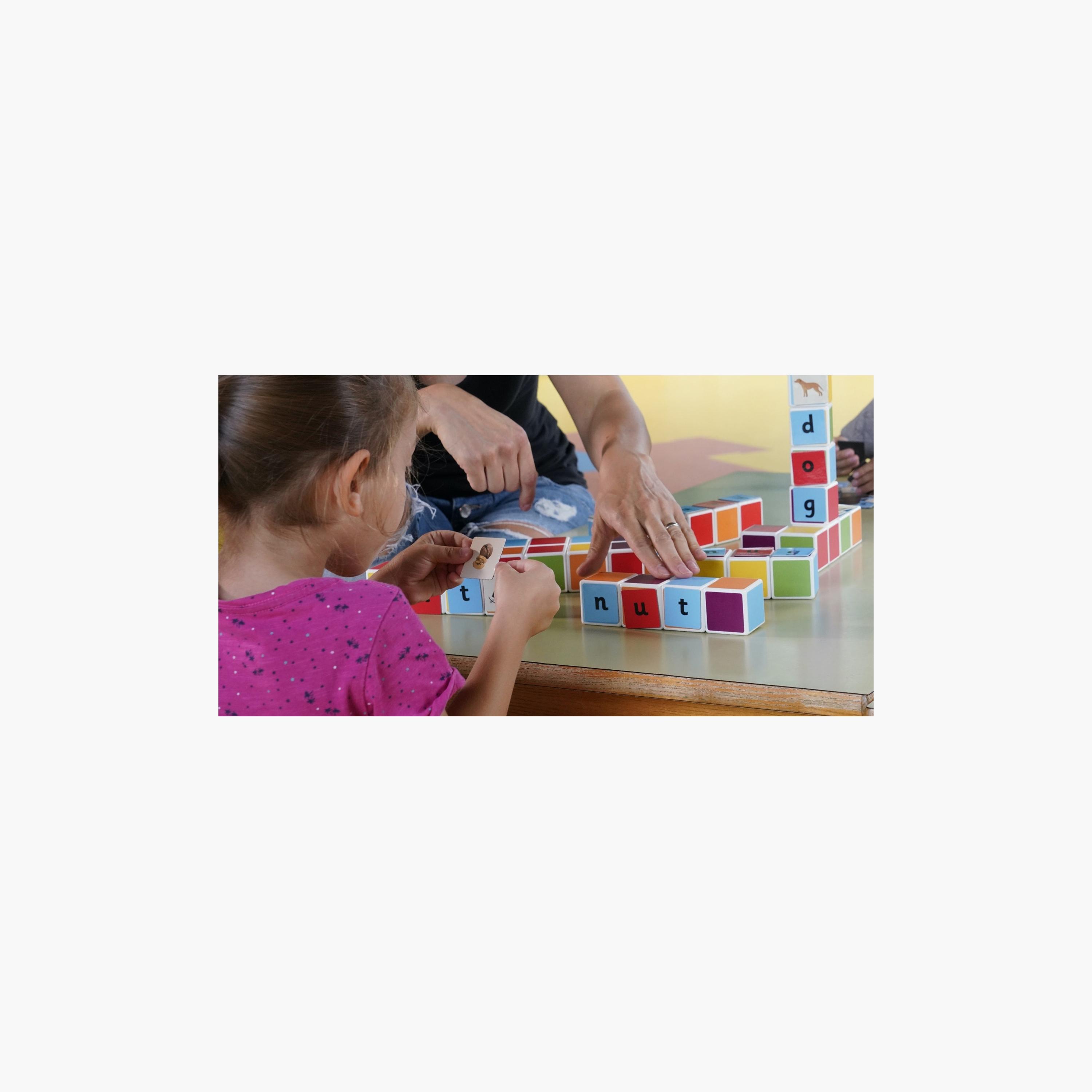 مجموعة بناء الكلمات ماجيكيوب من جيوماج، 79 قطعة، تركيب مغناطيسي مع مشابك-toys-buildingblocks-magnetictoys-image-3