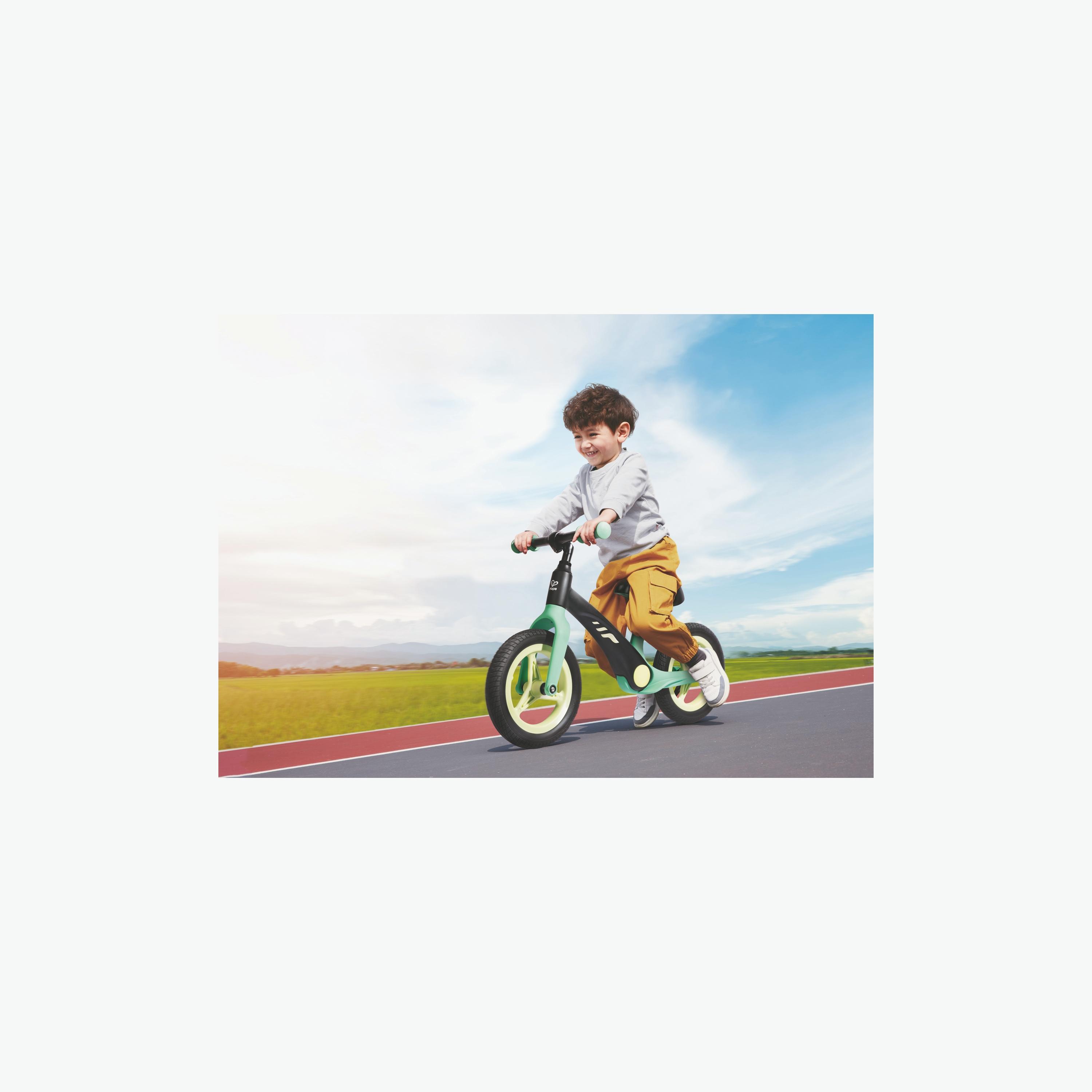 Hape Learner Lightweight Balance Bike-toys-outdoor-bikesandrideons-bikes-image-5