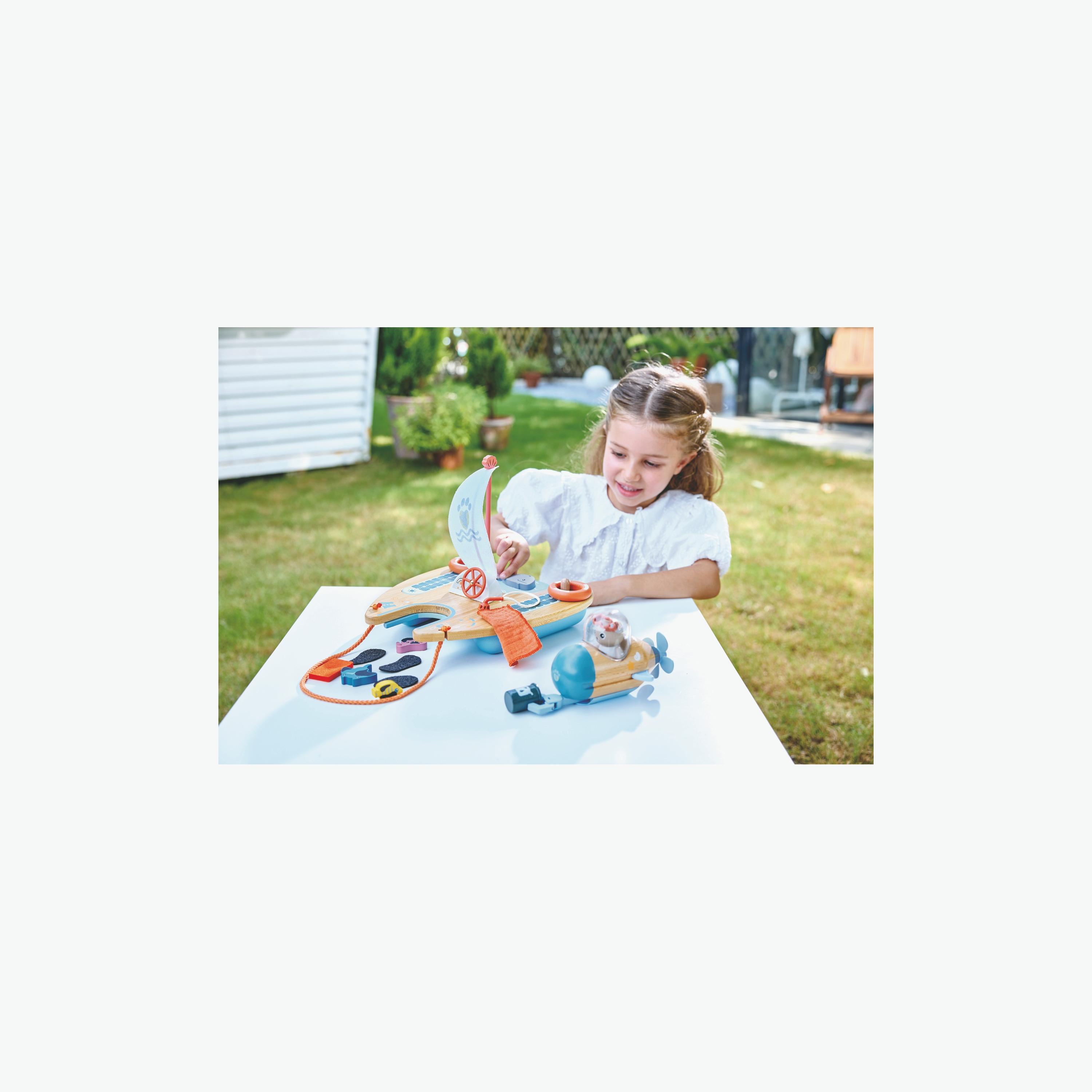 Hape 18-Piece Ben's Eco Catamaran Submarine Pretend Playset-toys-buildingblocks-constructionsets-image-10