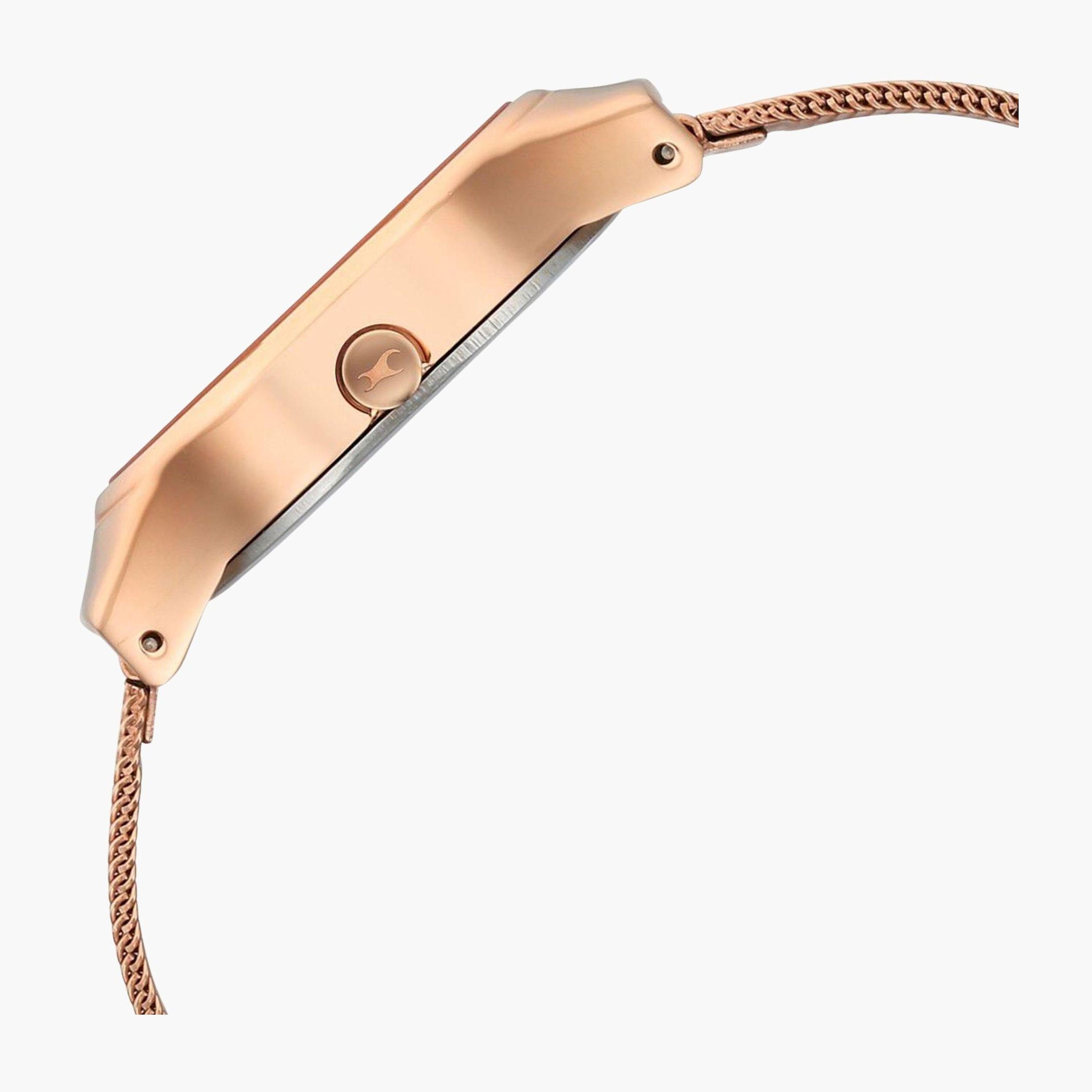 فاست تراك- ساعة يد  تناظرية للبنات سوار ستانلس ستيل لون ذهبي  28مم  | NS6283WM01-girls-accessories-watches-image-4