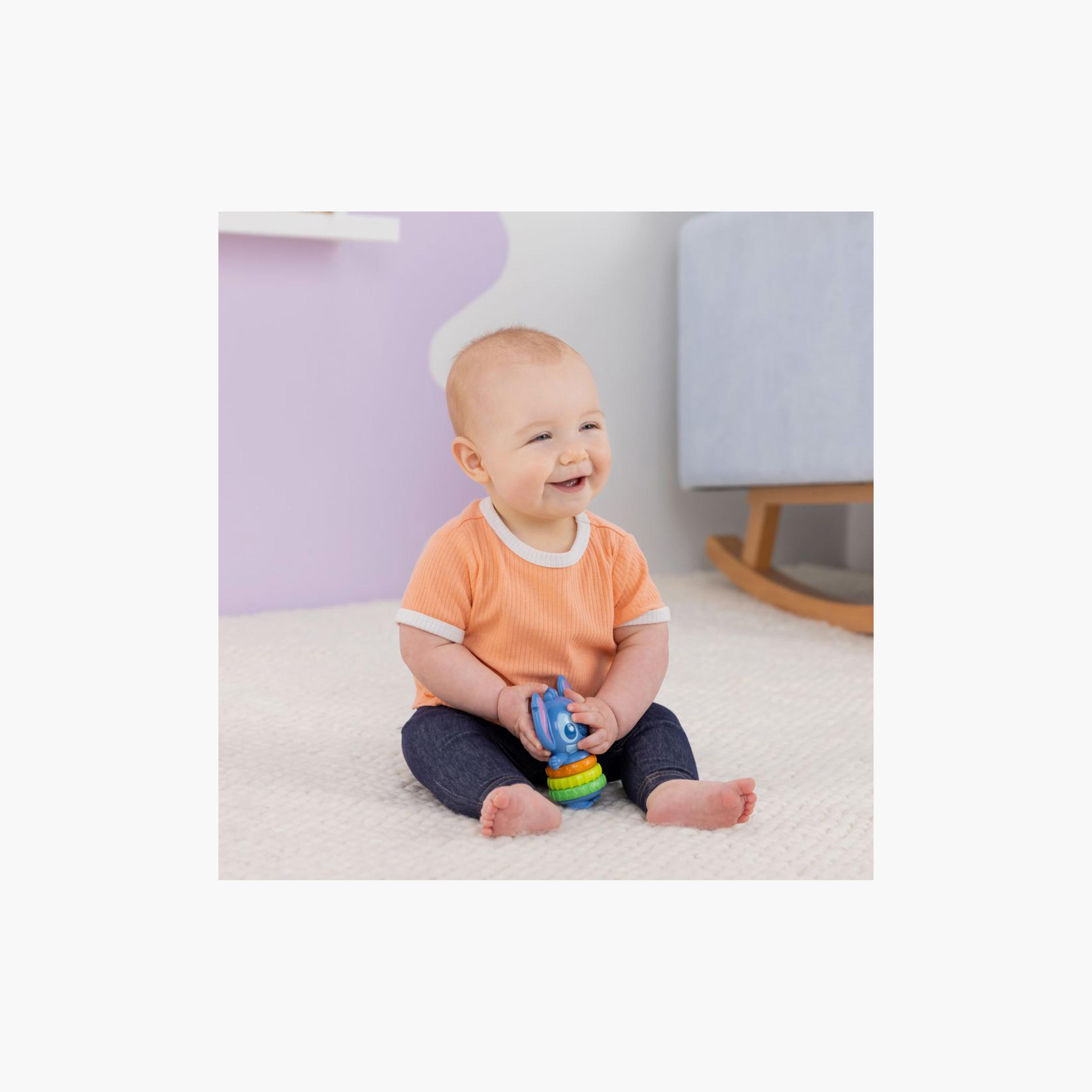 لعبة خشخيشة فيدجت ستيتش تويست-أ-ستيتش من برايت ستارتس-toys-babyandtoddlertoys-rattlesandteethers-image-2