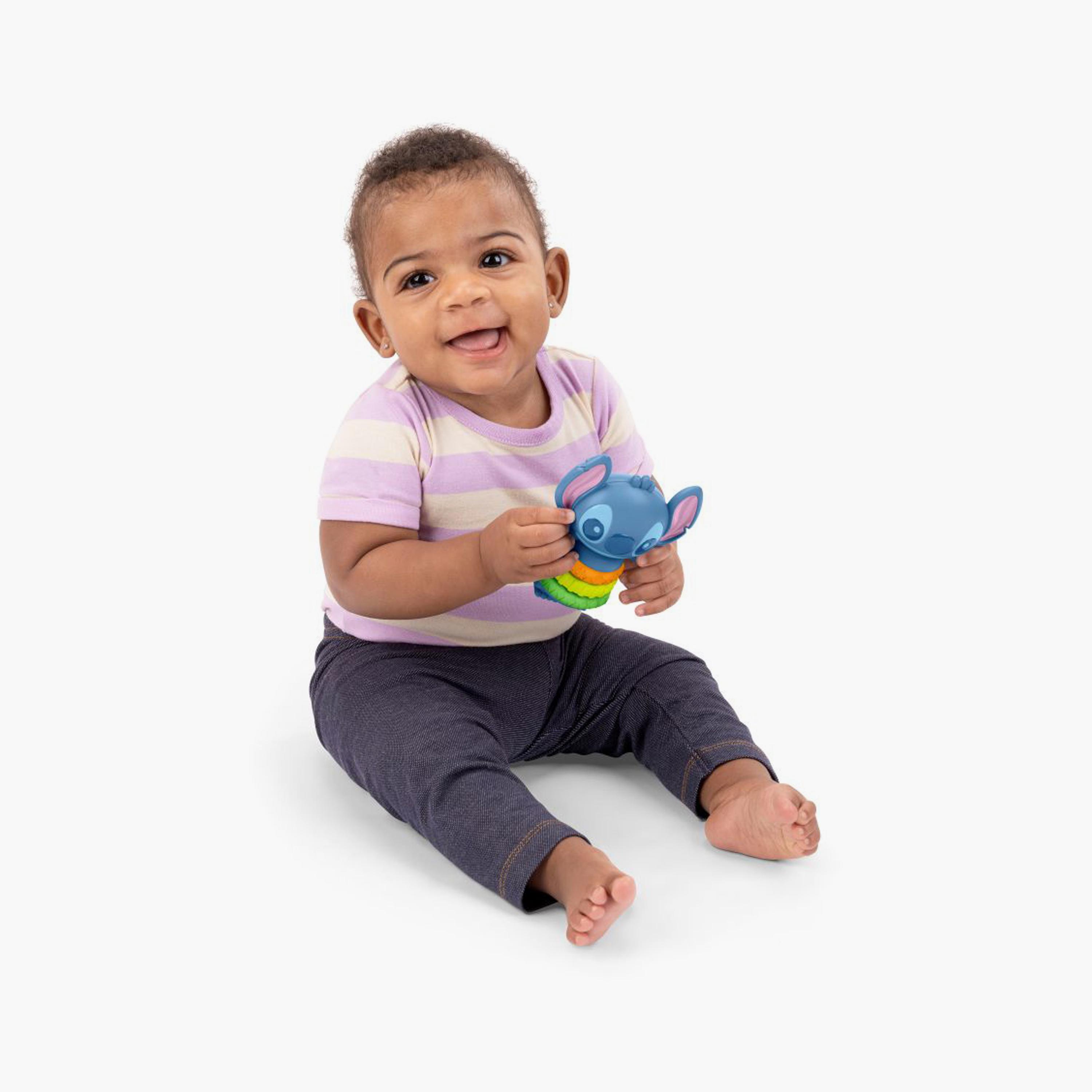 لعبة خشخيشة فيدجت ستيتش تويست-أ-ستيتش من برايت ستارتس-toys-babyandtoddlertoys-rattlesandteethers-image-6