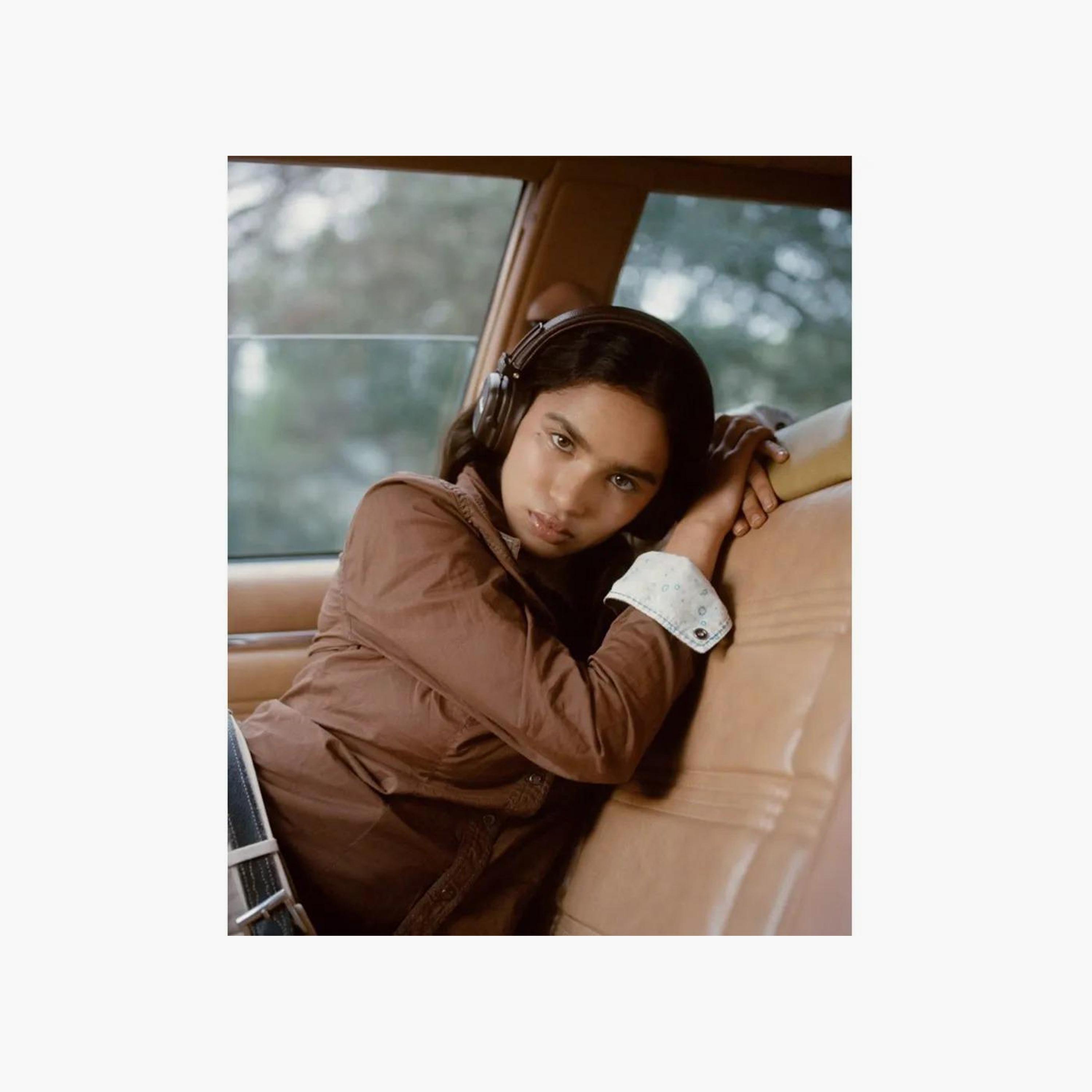 سماعات رأس لاسلكية فوق الأذن مارشال ماجور 5 بني | MAJOR V BROWN-PROMO_EMAX_AE_ENBD_131026-image-8