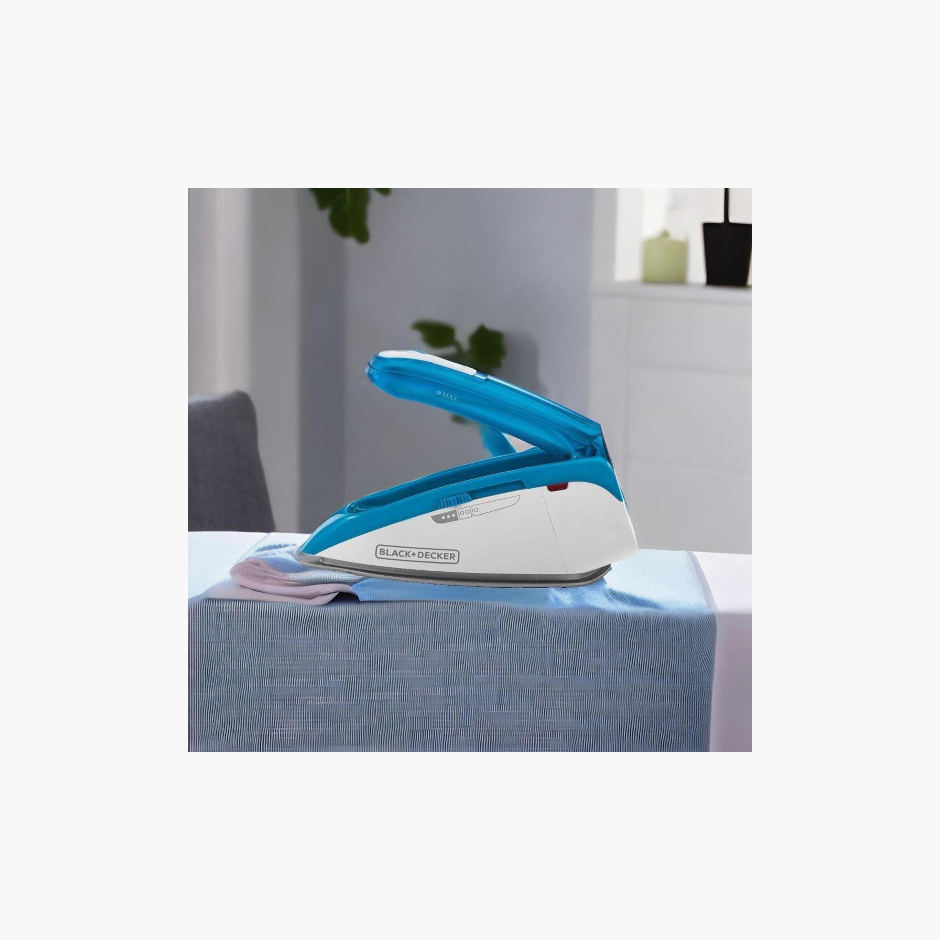 مكواة بخار للسفر بجهد مزدوج 1085 واط بلاك اند ديكر أزرق | TI250-B5-household-appliances-homeappliances-ironandsteamers-image-6