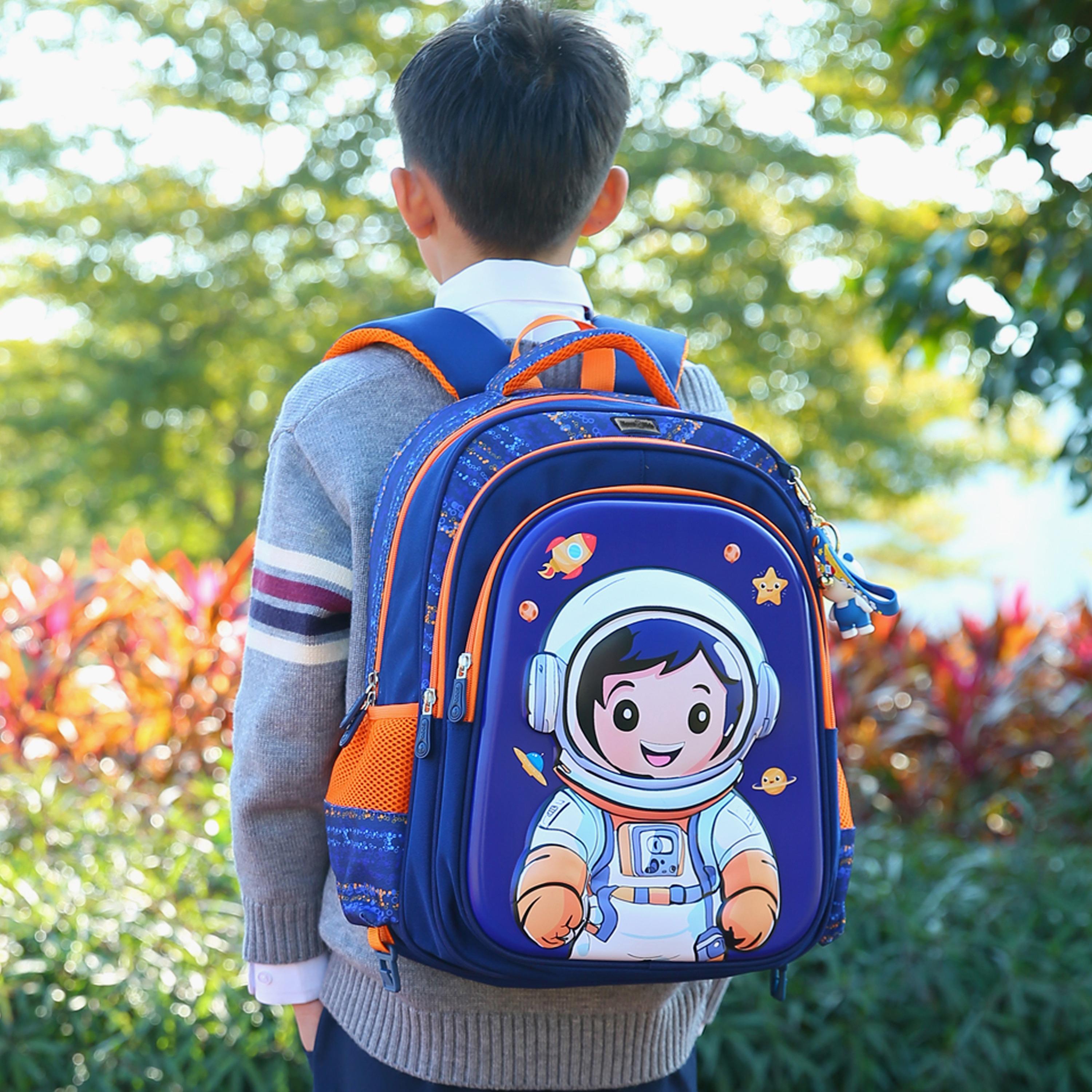 حقيبة مدرسية ثلاثية الأبعاد من نوفا كيدز - رائد فضاء - أزرق - 16.5 بوصة-school-bagsandbackpacks-backpacks-image-2