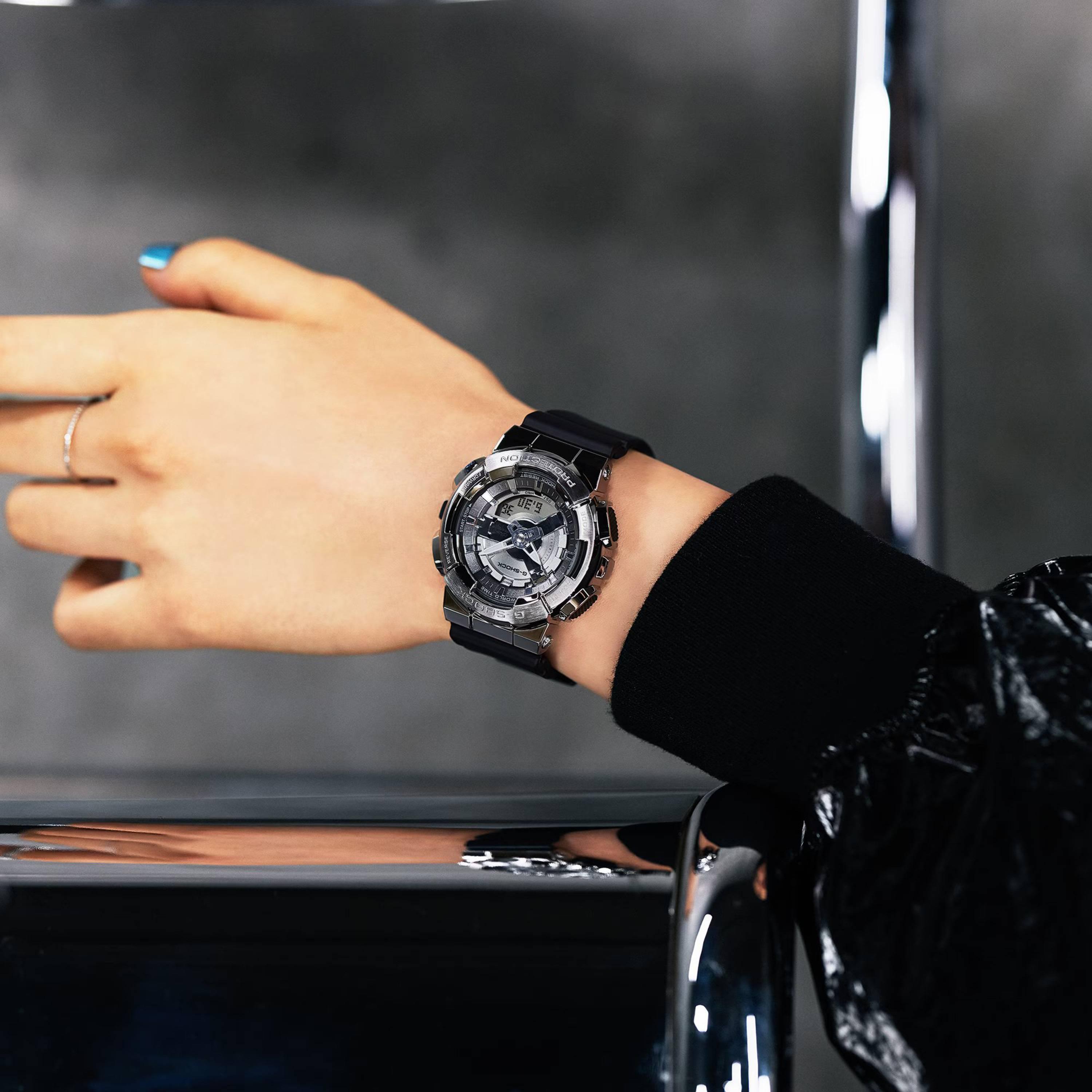 G-Shock ساعة نسائية بحزام من الراتنج التناظري الرقمي | GM-S110-1ADR-men-watchesandjewellery-watches-image-5