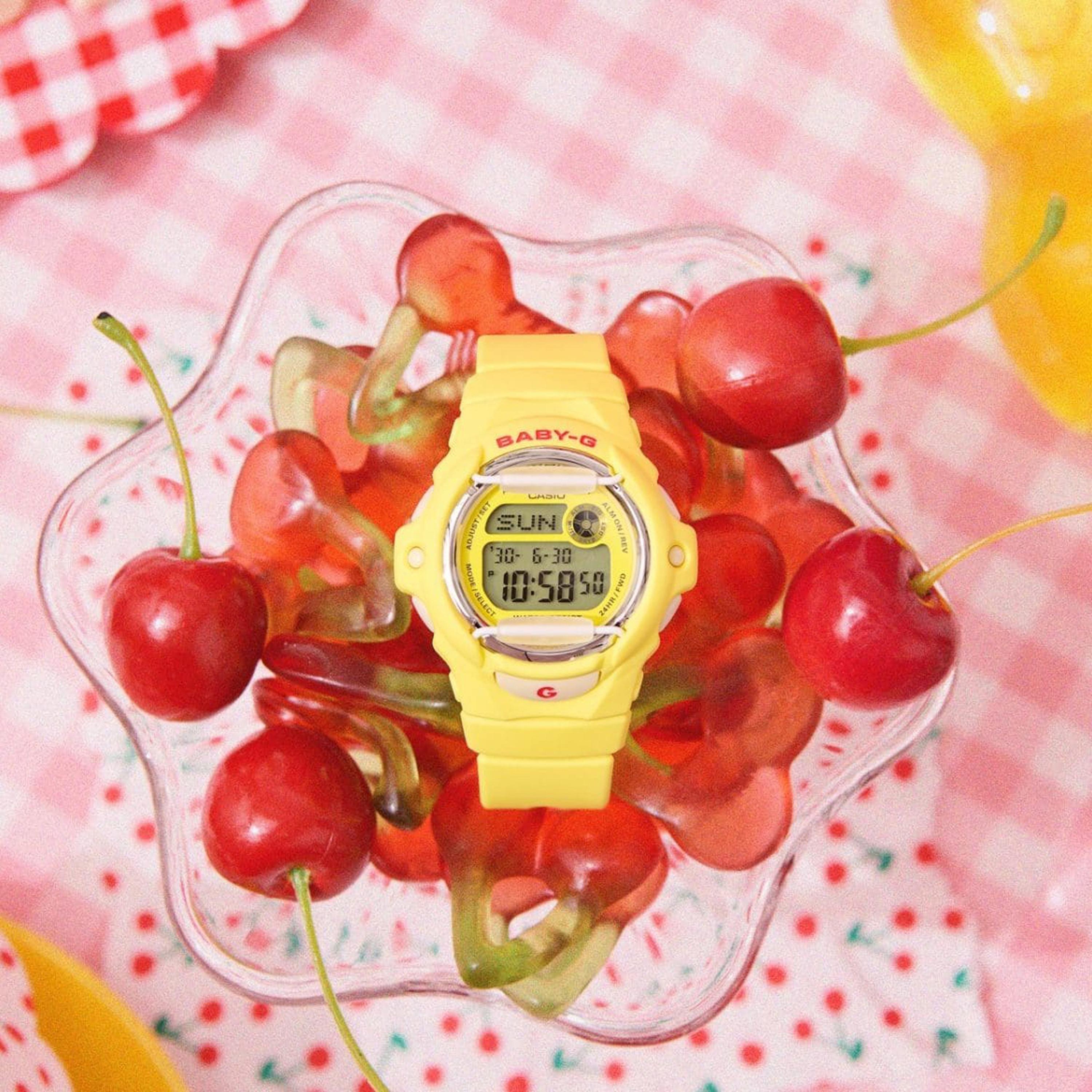كاسيو بيبي-جي ساعة نسائية 43 مم صفراء رقمية بسوار سيليكون | BG-169CH-9DR-women-watchesandjewellery-watches-image-2