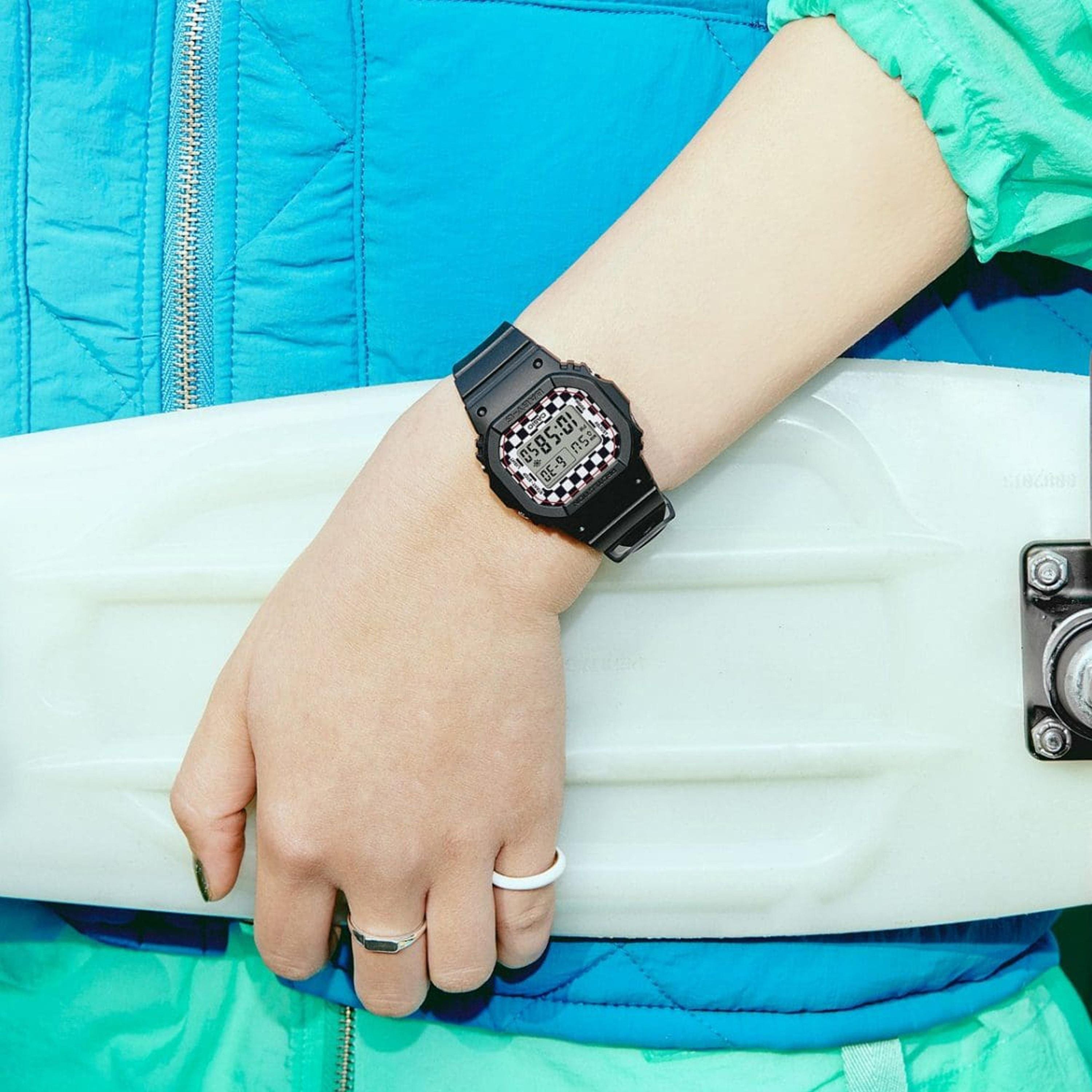 كاسيو بيبي-جي ساعة نسائية 38 مم سوداء رقمية بسوار سيليكون | BGD-565GS-1DR-women-watchesandjewellery-watches-image-2