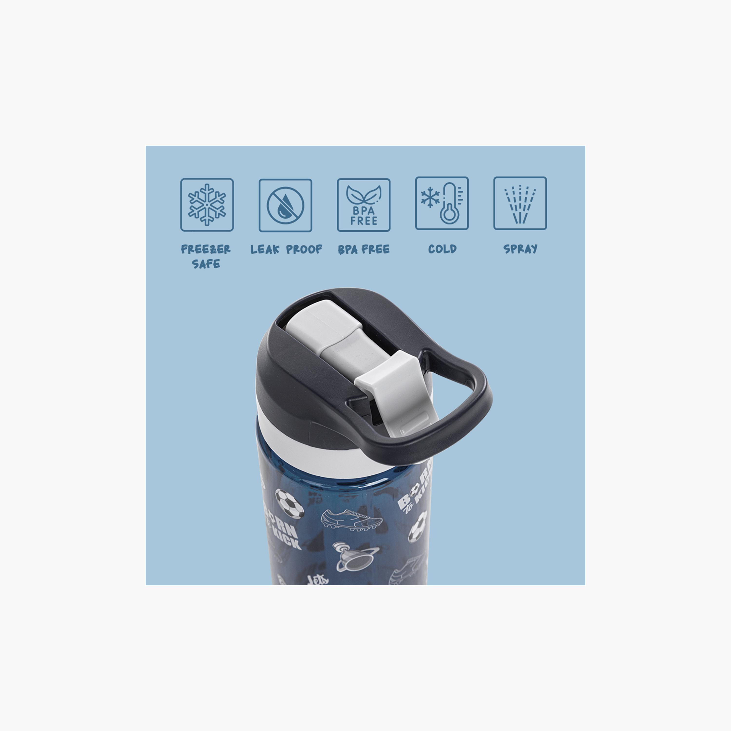 زجاجة مياه تريتان مع بخاخ من إيزي كيدز - 750 مل - كرة قدم - أزرق-school-waterbottles-image-6