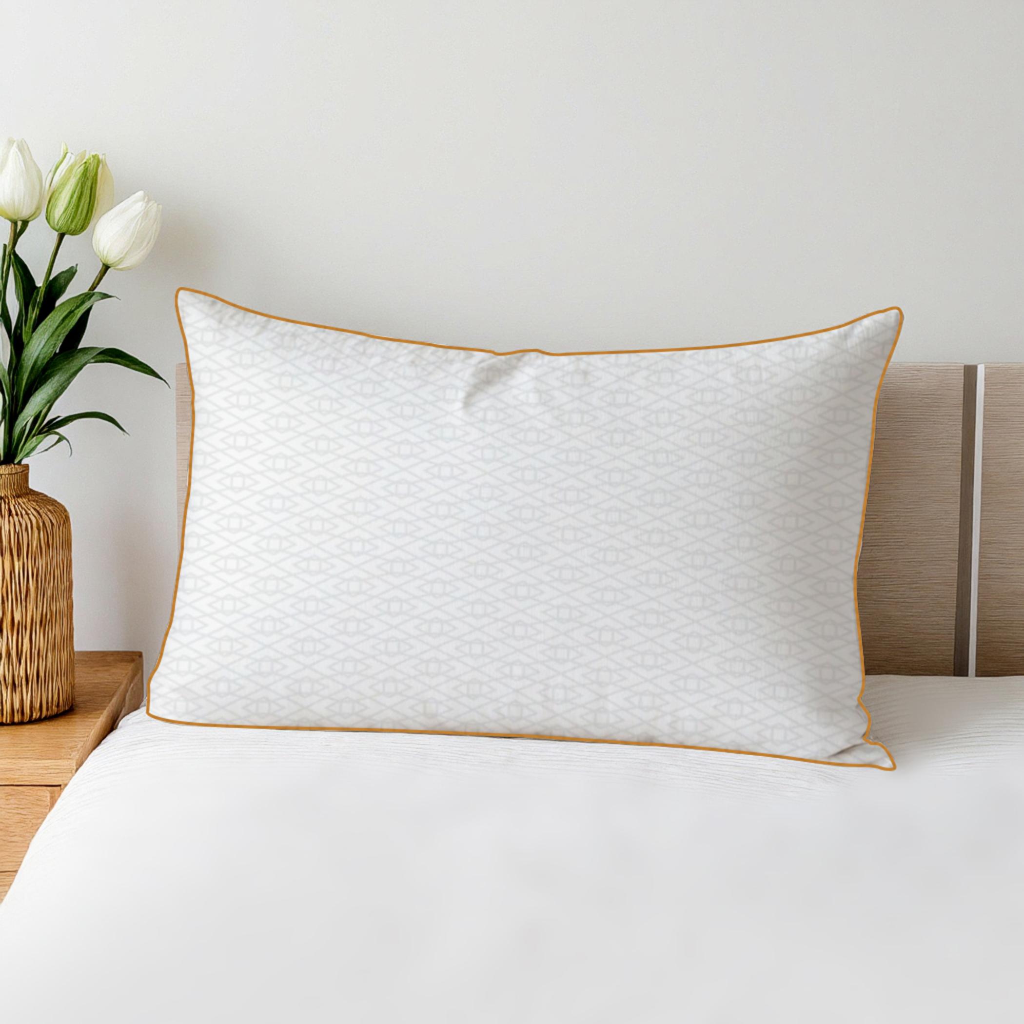 وسادة جازيت قطن فاخرة 100% بنمط هندسي من ألتيما -  50x75 سم-hbxdecorandfurnishings-bedding-duvetsandpillows-image-1