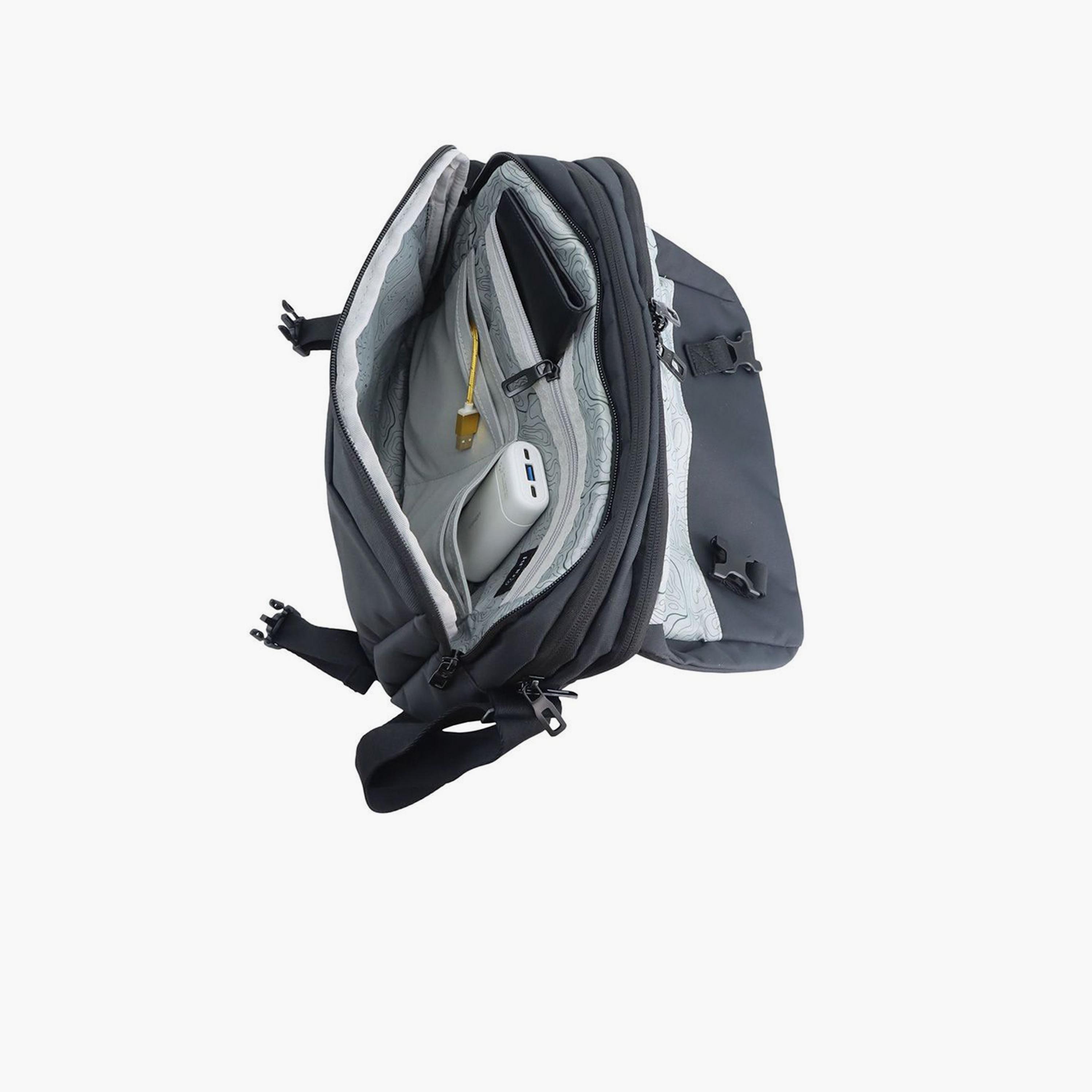 Discovery Downtown Solid Laptop Messenger Bag with Zipper Closure and Adjudstable Strap-men-bags-image-7