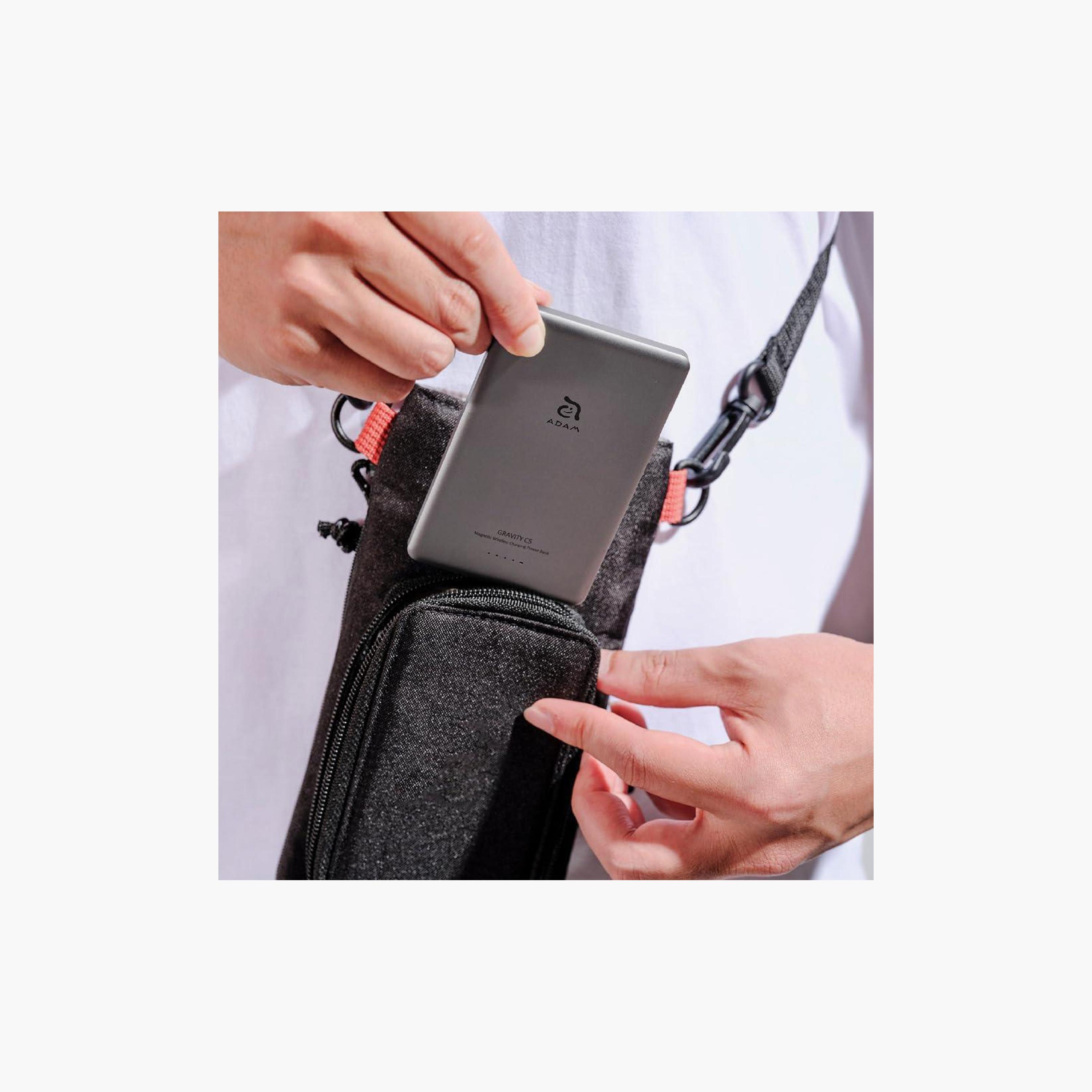 شاحن آدم إليمنتس اللاسلكي المغناطيسي جرافيتي C5 رمادي | APBADGVC5GY-electronics-accessories-mobileaccesories-image-7