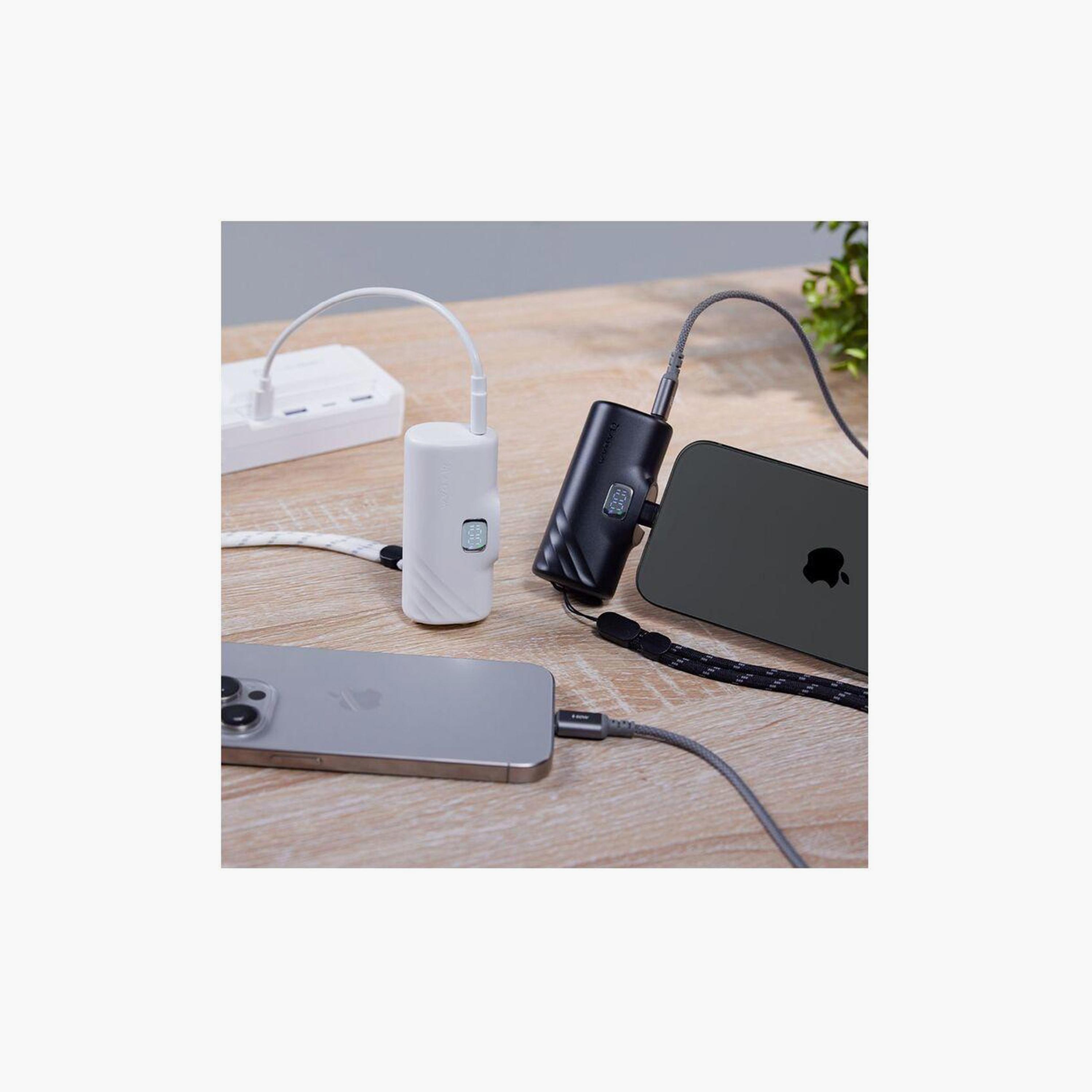 بطارية آدام إليمنتس جرافيتي المحمولة بسعة 5000 مللي أمبير/ساعة | APBADGVF5C-electronics-accessories-mobileaccesories-image-4