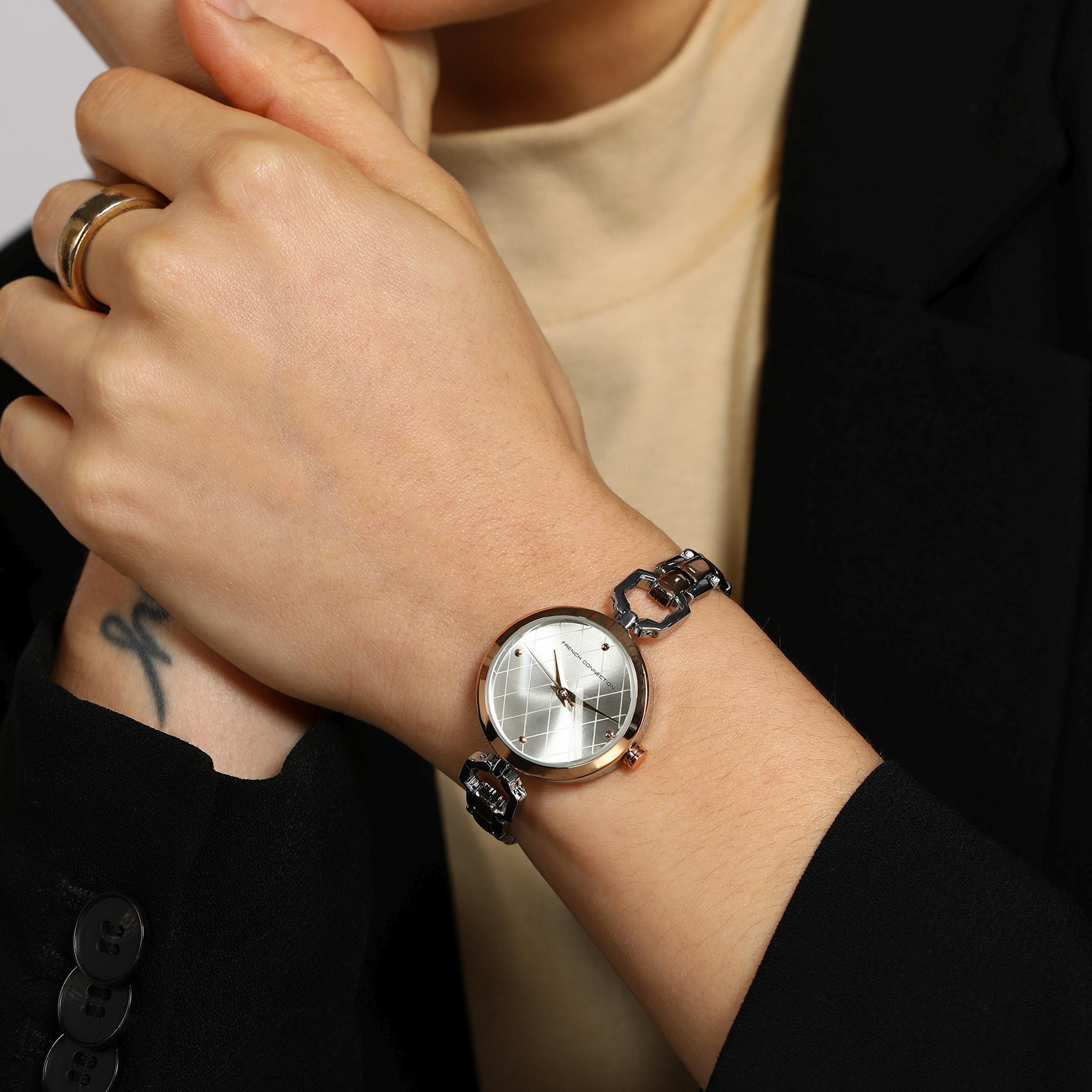 فرينش كونيكشن- ساعة نسائية تناظرية سوار ستانلس ستيل لون ثنائي  28 مم | FCN00092D-women-watchesandjewellery-watches-image-8