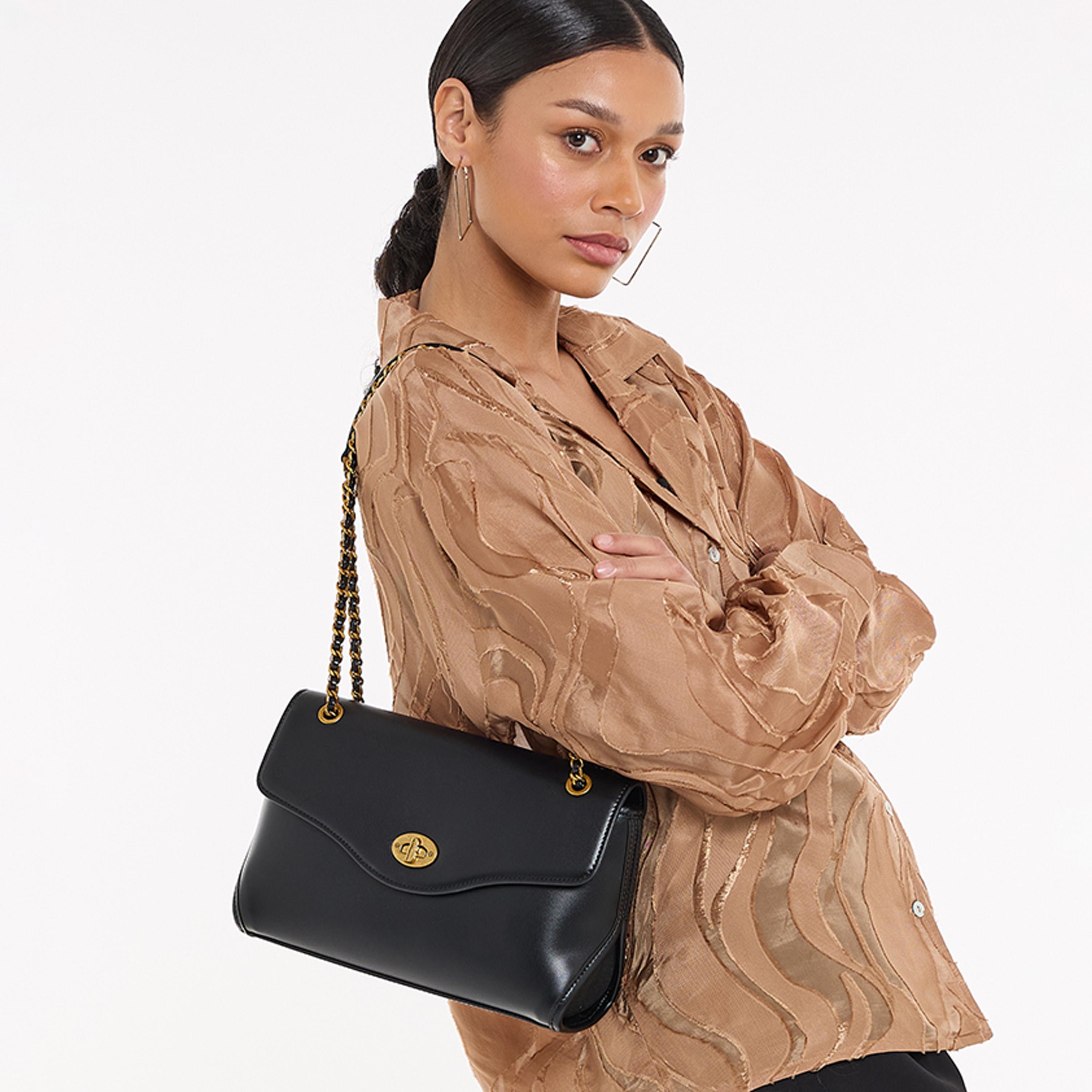 بي سي بي جي- شنطة كتف بقفل لولبي وحزام سلسلة-women-bagsandwallets-handbags-image-2