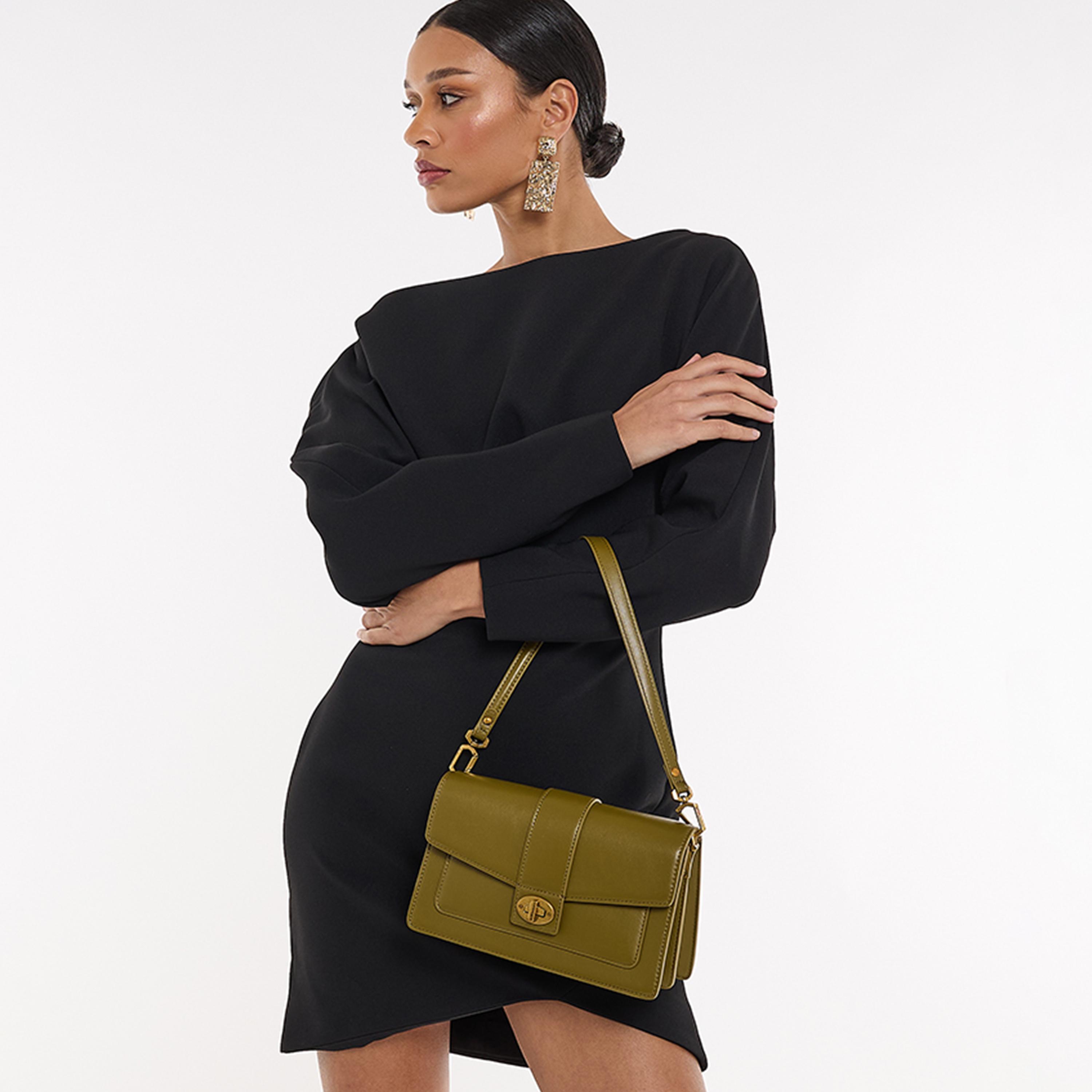 بي سي بي جي- شنطة كتف بقفل لولبي وحزام قابل للفصل-women-bagsandwallets-handbags-image-7