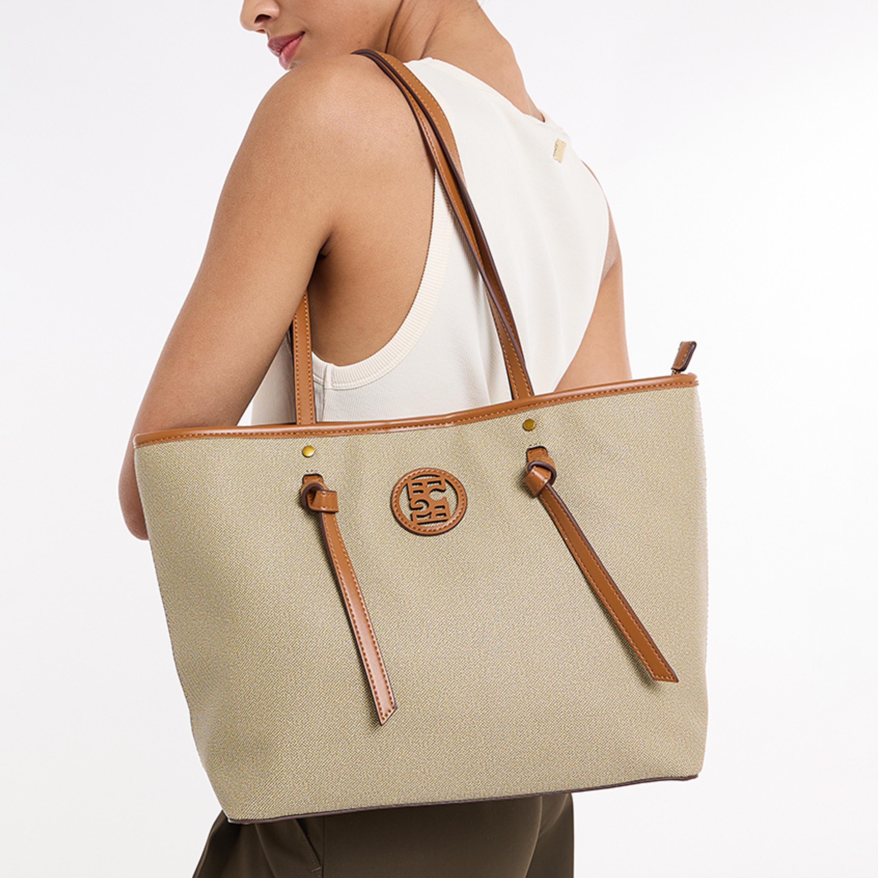 بي سي بي جي- شنطة توت بمقبضين منقوشة بإغلاق مغناطيسي-women-bagsandwallets-handbags-image-2