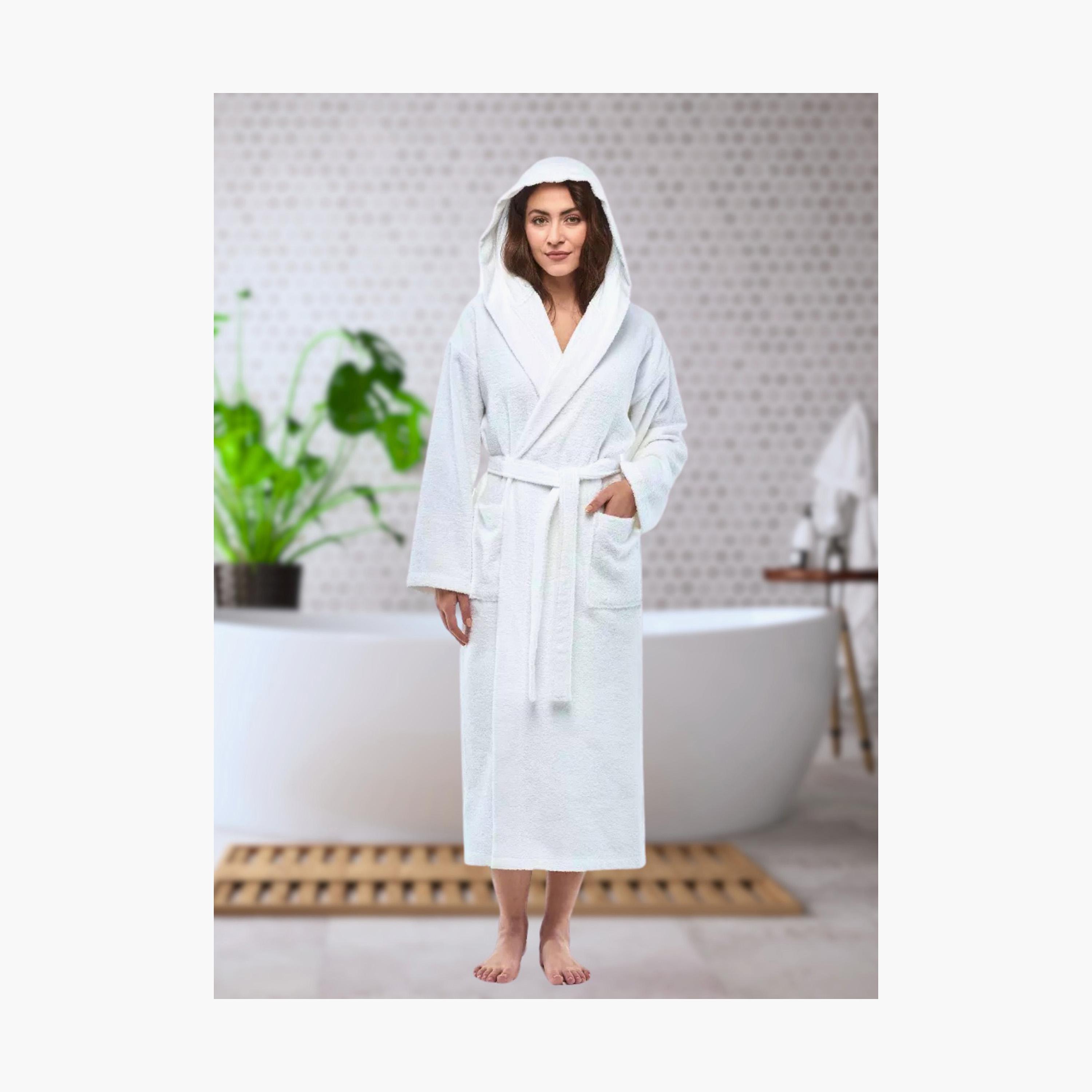 روب حمّام أنيق بقبعة من 1تشيس - مقاس متوسط-household-bathandlaundry-bathlinen-towels-image-1