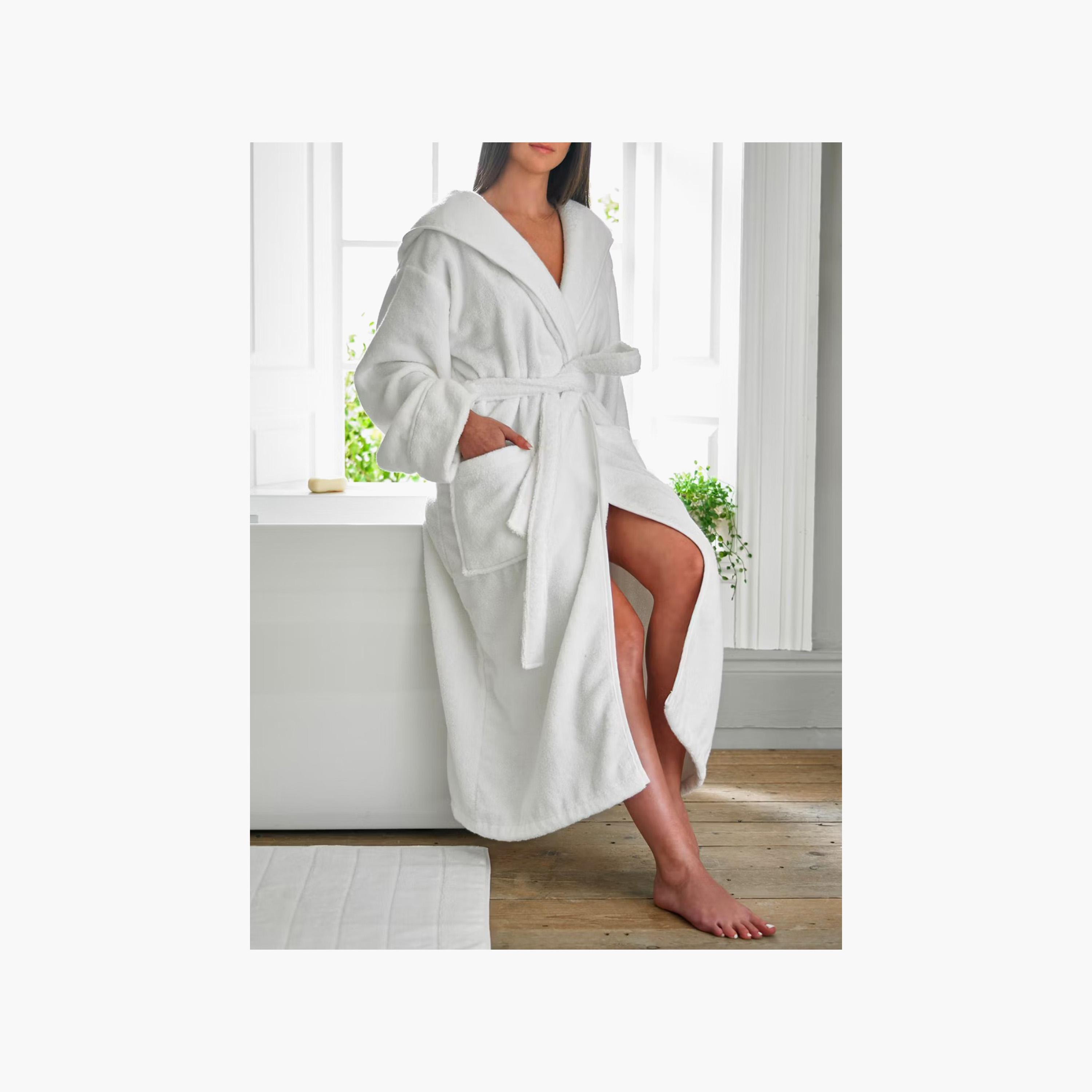 روب حمّام أنيق بقبعة من 1تشيس - مقاس متوسط-household-bathandlaundry-bathlinen-towels-image-4