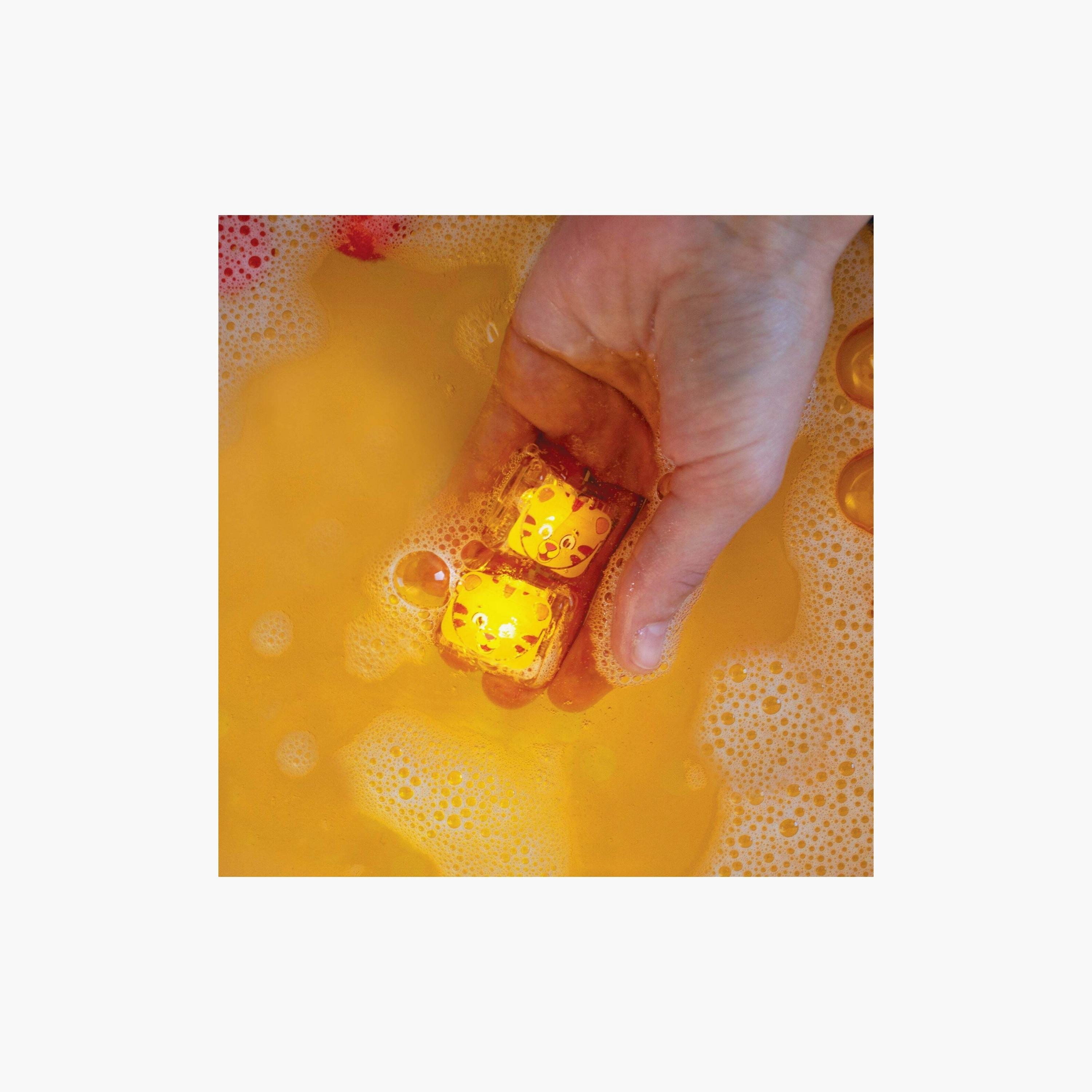 Glo Pals 4-Piece Daniel Tiger Light Up Bath Glow Cubes-toys-babyandtoddlertoys-bathtoys-image-3