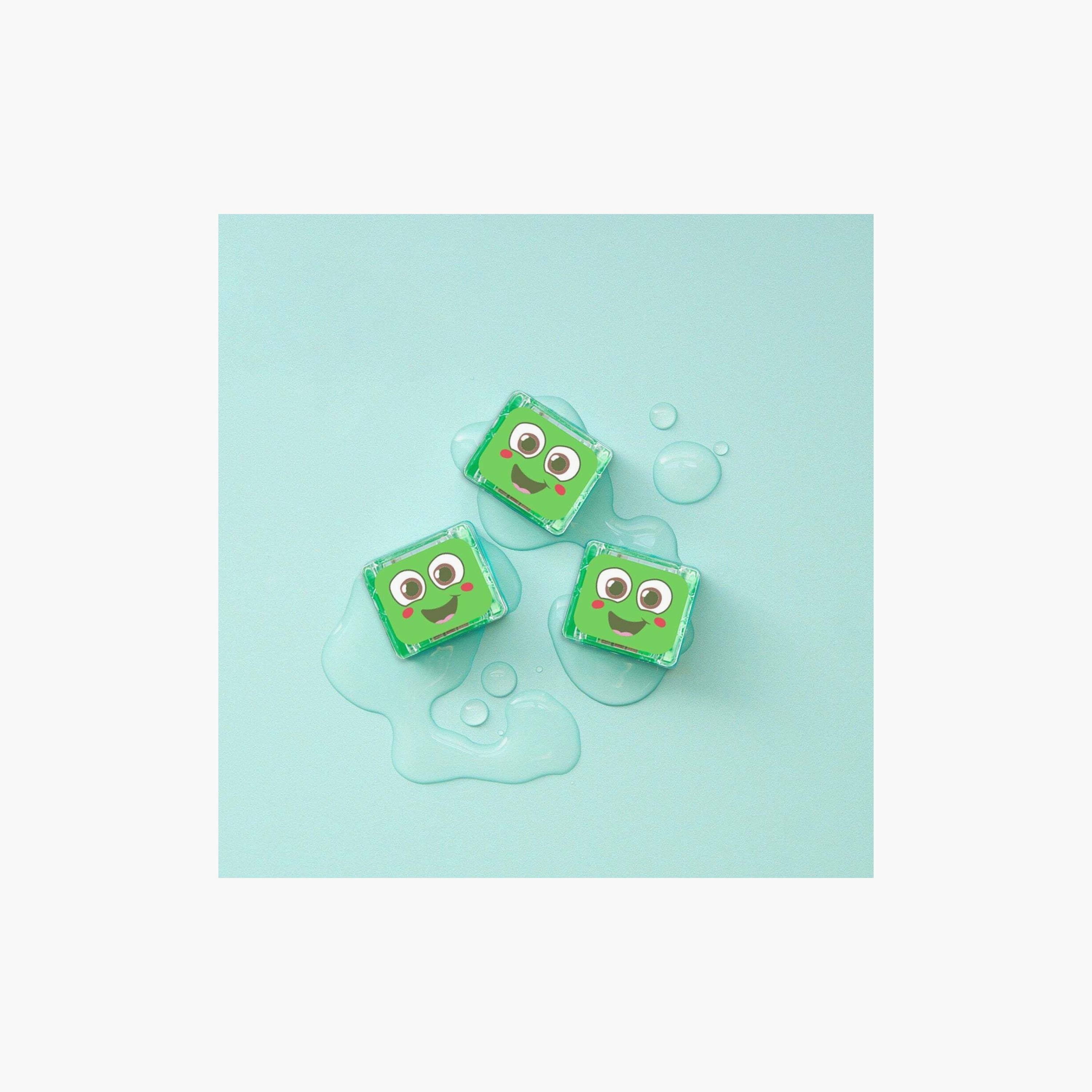 Glo Pals 4-Piece Christmas Light Up Bath Glow Cubes-toys-babyandtoddlertoys-bathtoys-image-3