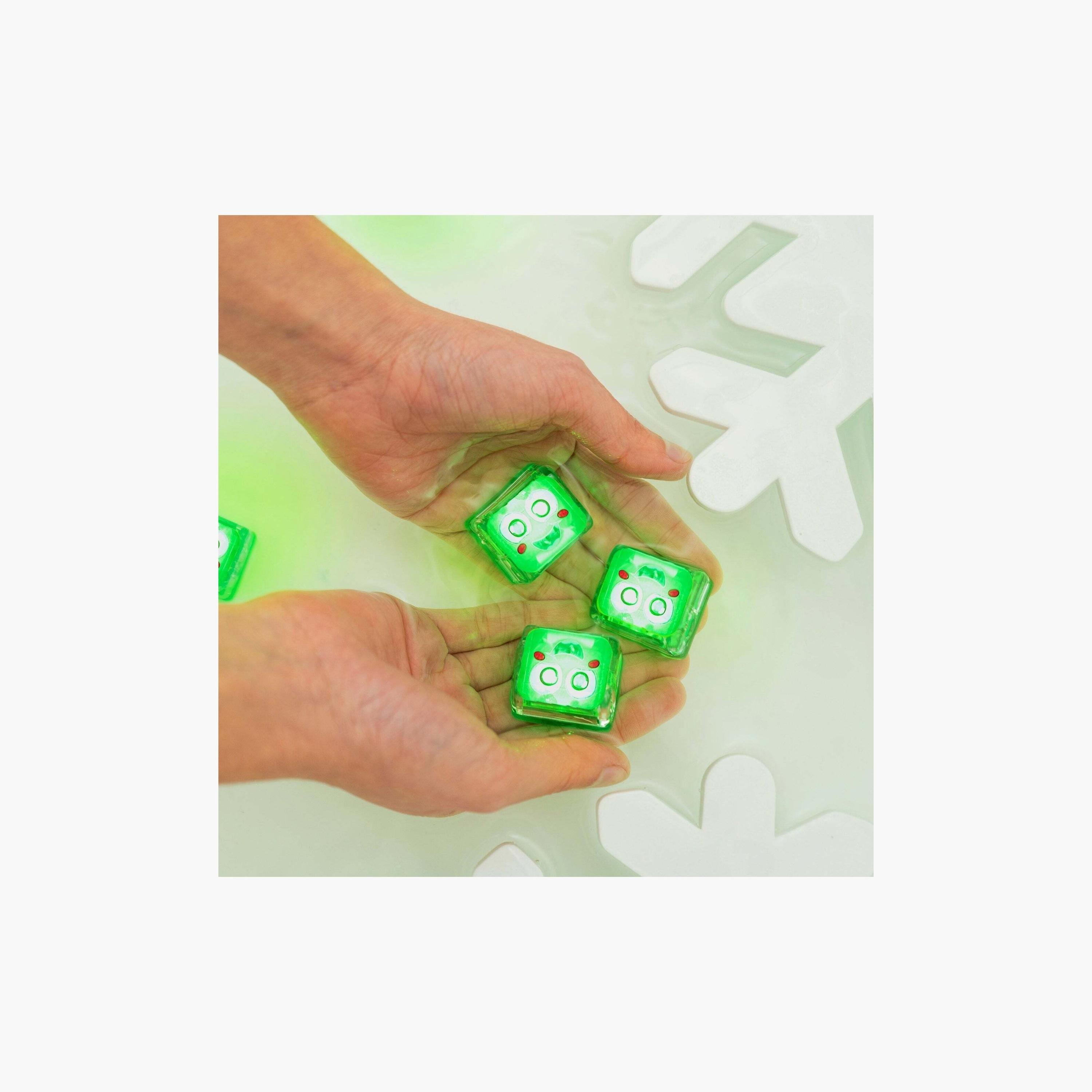Glo Pals 4-Piece Christmas Light Up Bath Glow Cubes-toys-babyandtoddlertoys-bathtoys-image-4