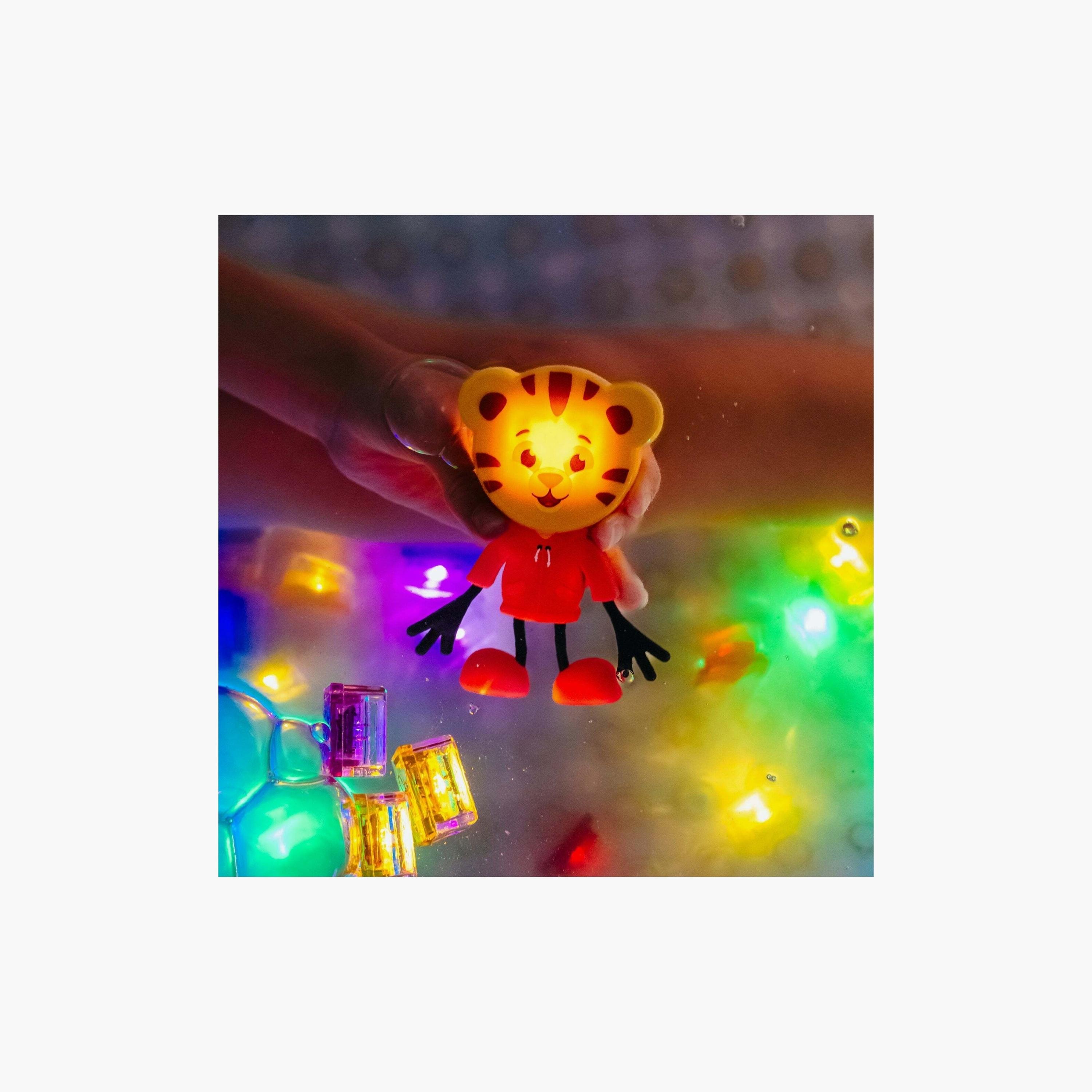 Glo Pals Daniel Tiger Character & Light Up Bath Glow Cubes-toys-babyandtoddlertoys-bathtoys-image-3