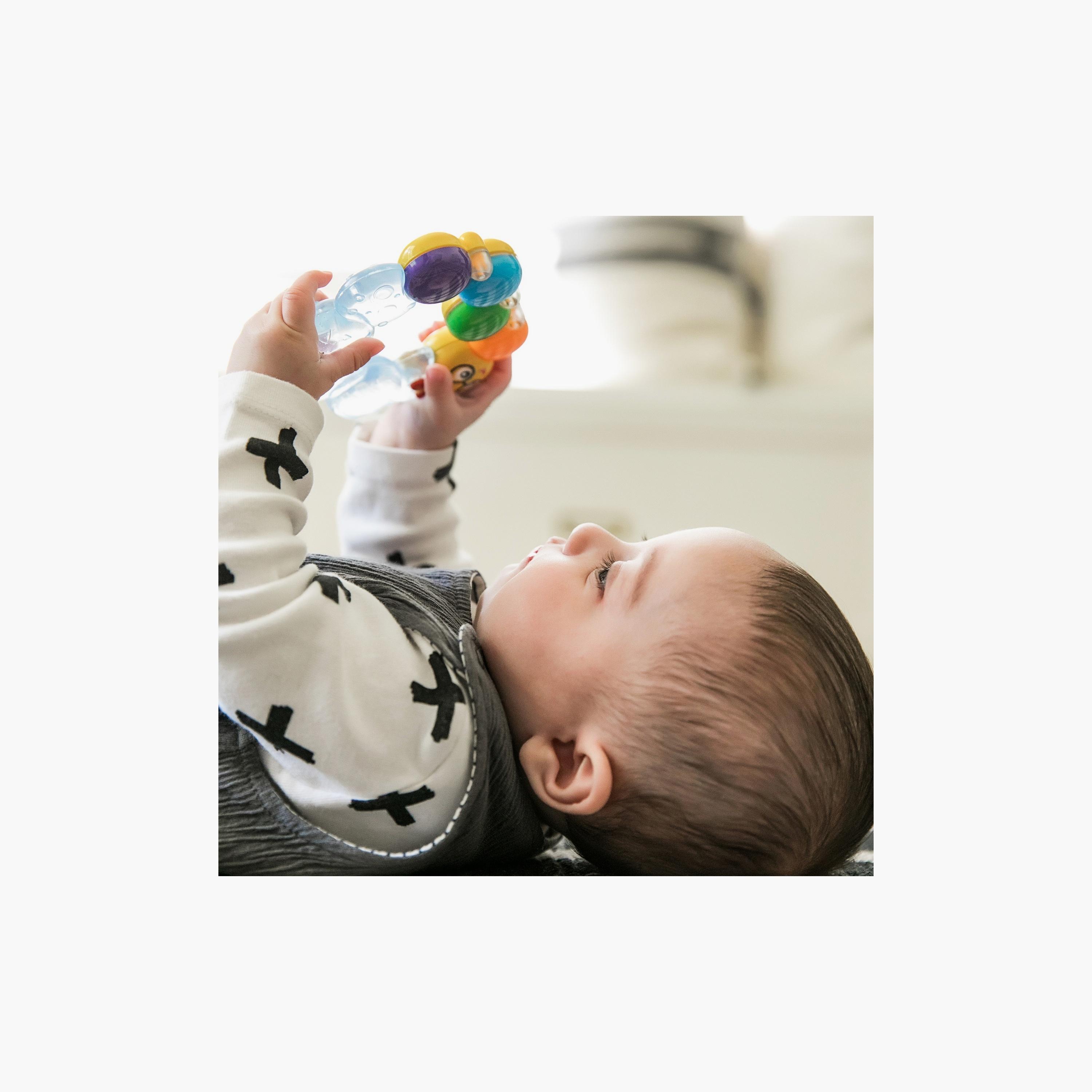 لعبة عضاضة وخشخيشة تيذربيلار قابلة للتبريد من بيبي آينشتاين-baby-feeding-teethers-image-2