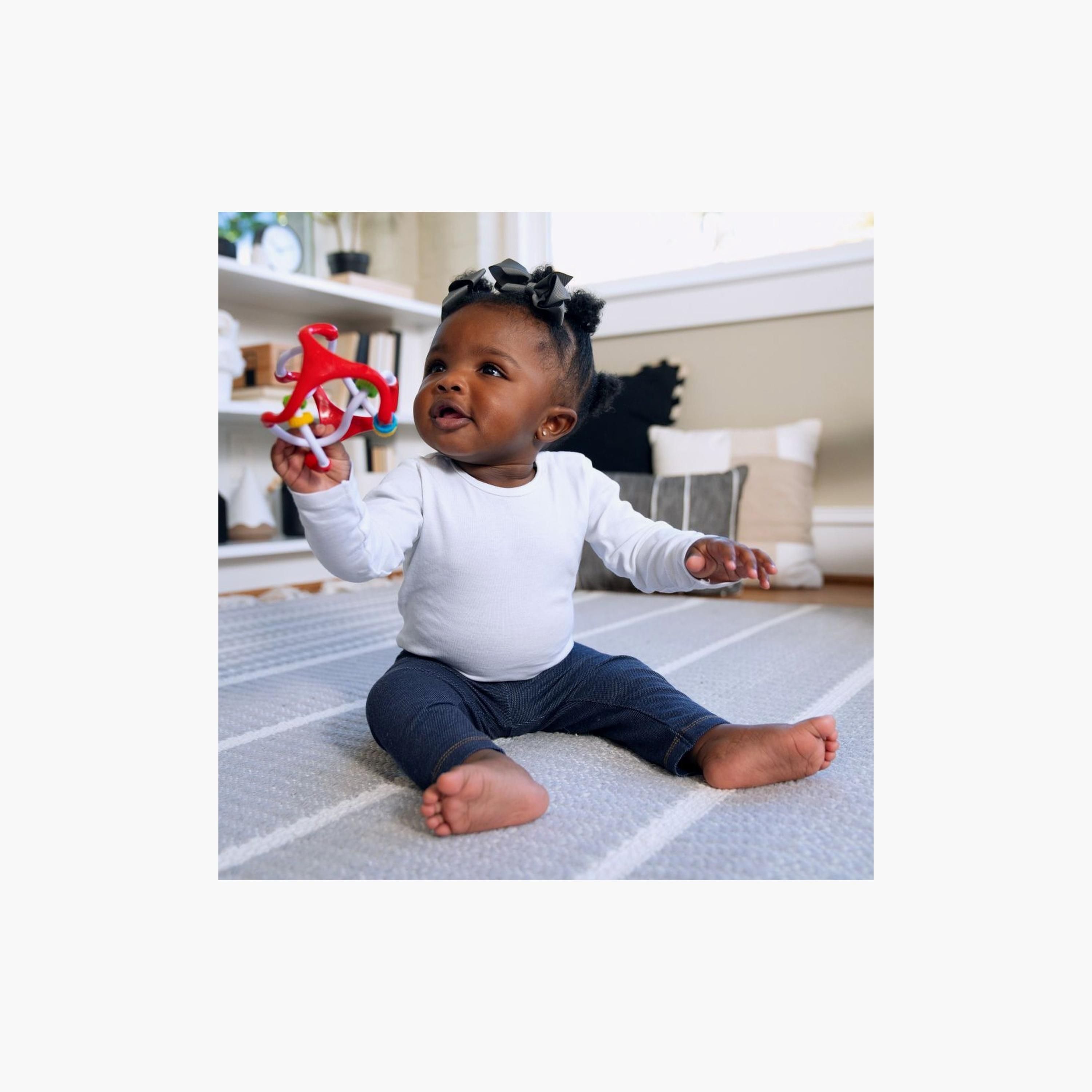 كرة حسية سلايد آند سويرل من بيبي آينشتاين-toys-babyandtoddlertoys-learningtoys-image-8