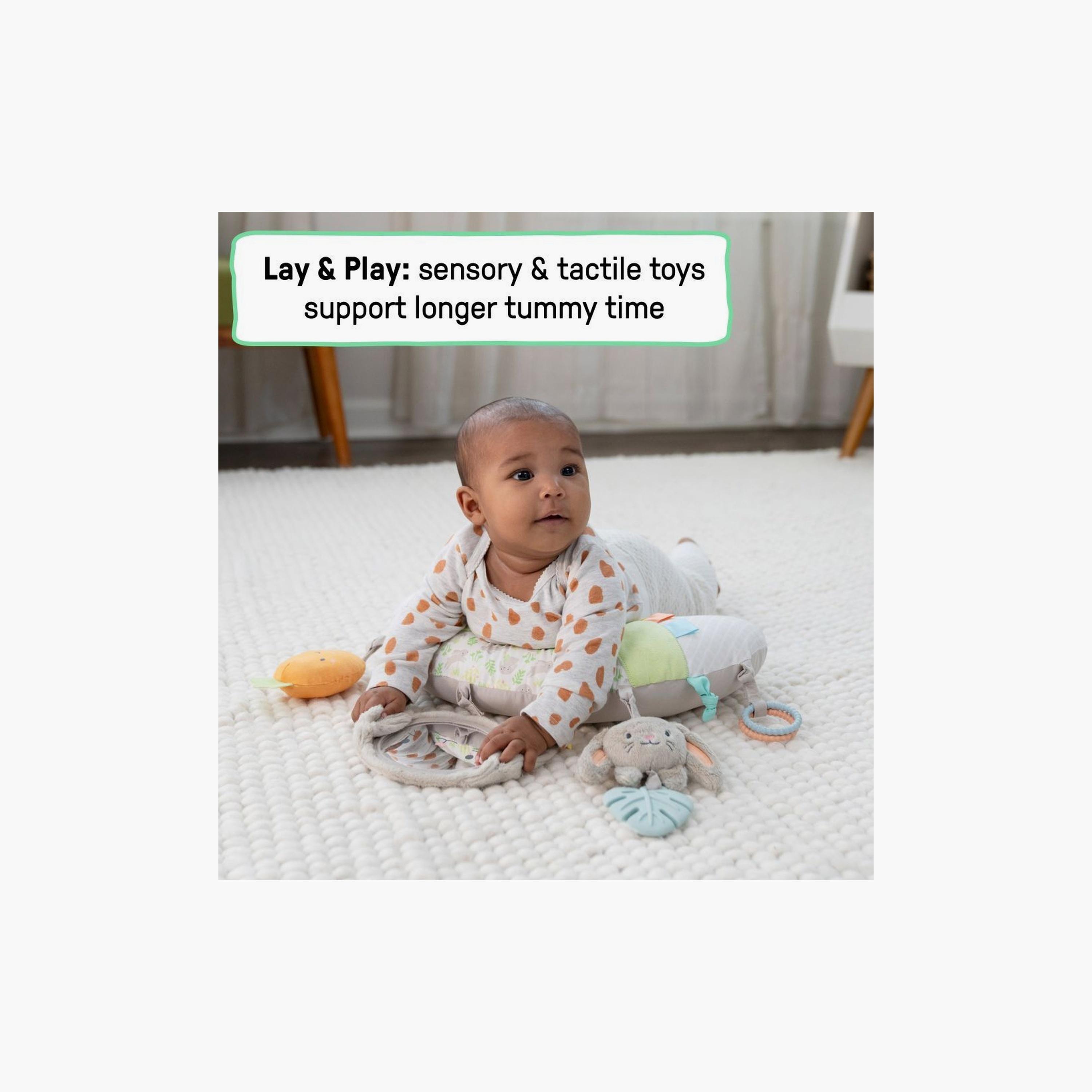 وسادة أنشطة لوقت البطن كوزي بروب سيلفي من إنجينويتي-baby-feeding-breastfeedingandcare-image-5