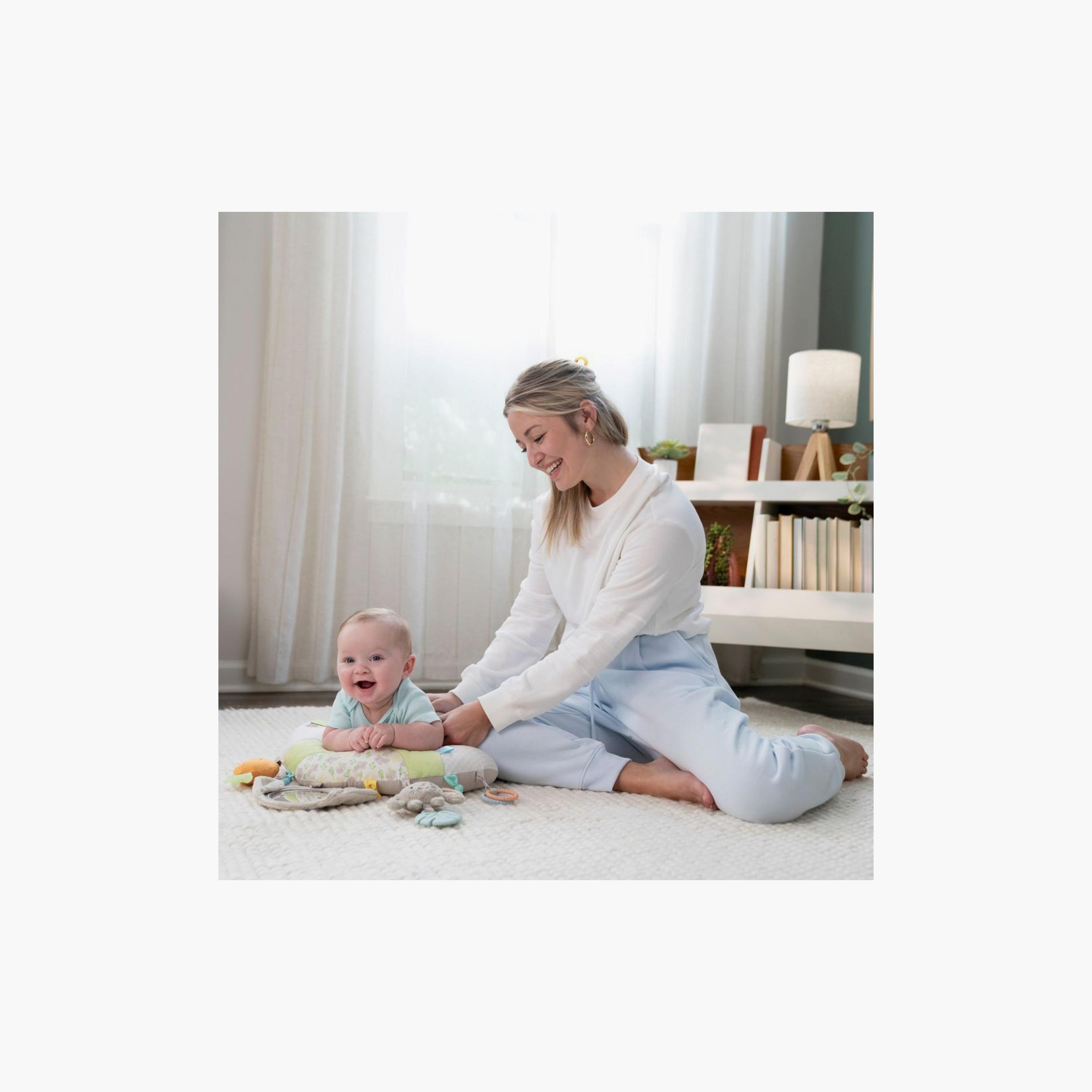 وسادة أنشطة لوقت البطن كوزي بروب سيلفي من إنجينويتي-baby-feeding-breastfeedingandcare-image-8