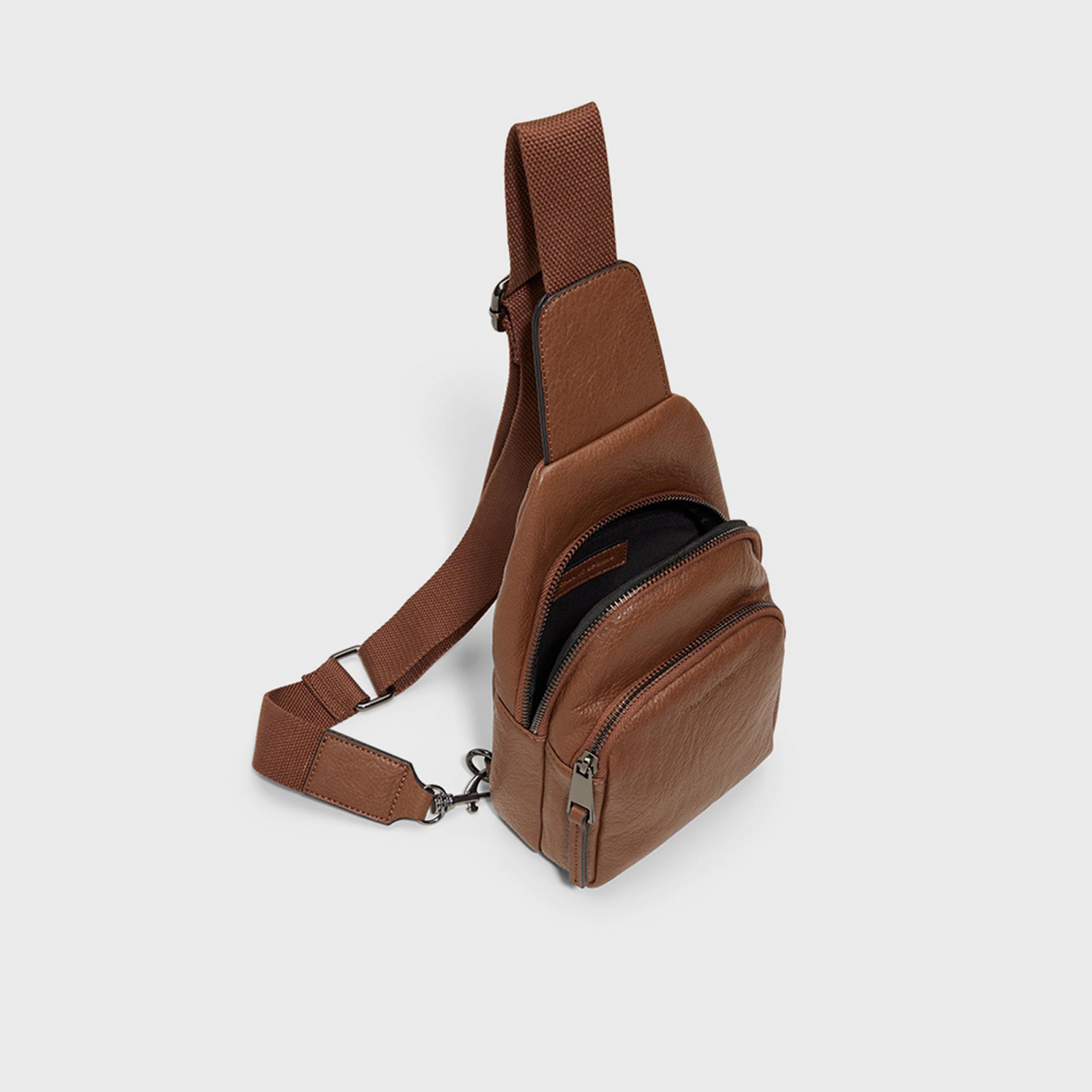 كول ات سبرينغ- شنطة كروس منقوشة إغلاق بسحاب وحزام قابل للتعديل | 26 × 16 × 11 سم-men-bags-image-3