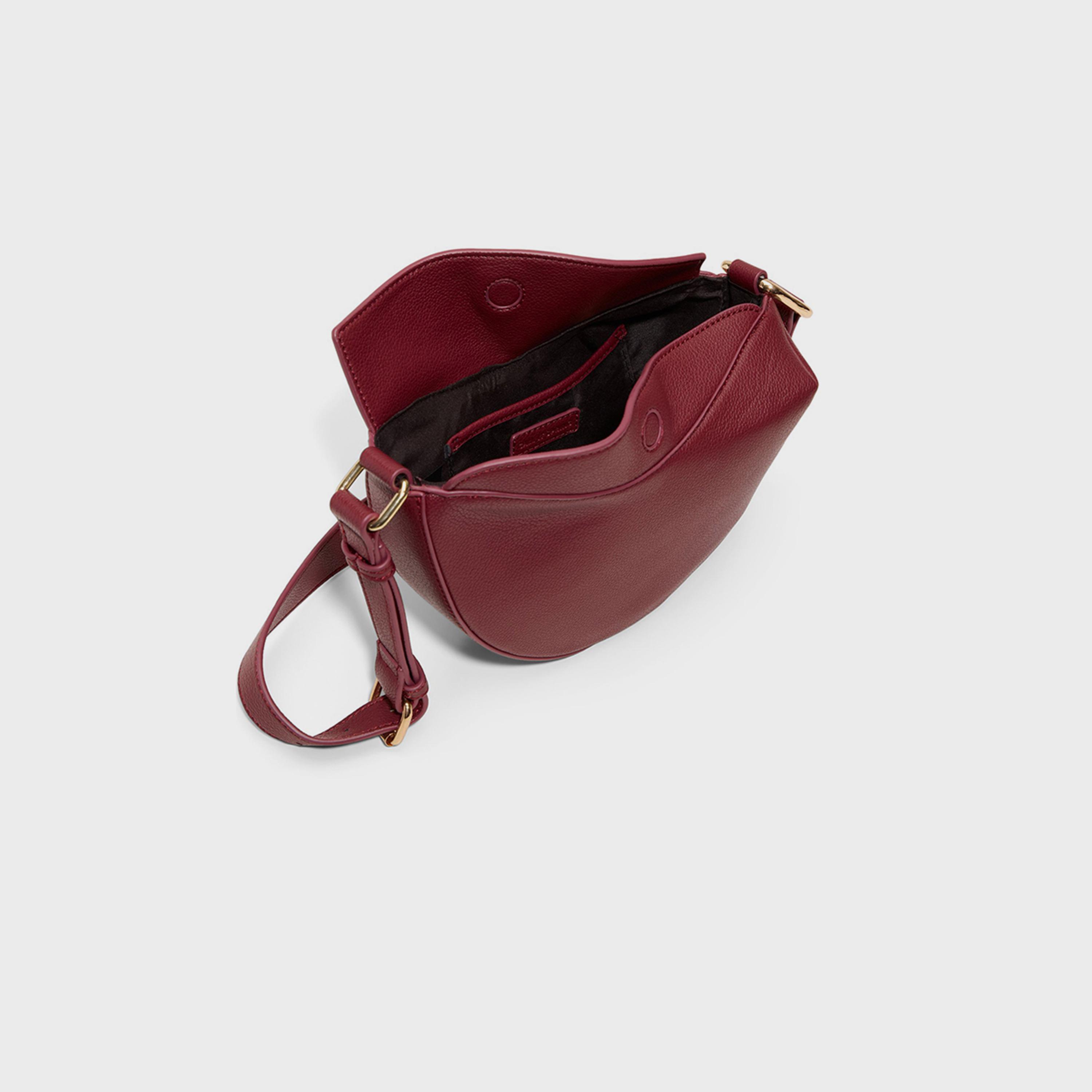 كول ات سبرينغ- شنطة كروس منقوشة إغلاق مغناطيسي وحزام قابل للتعديل | 26 × 22 × 11 سم-women-bagsandwallets-handbags-image-3