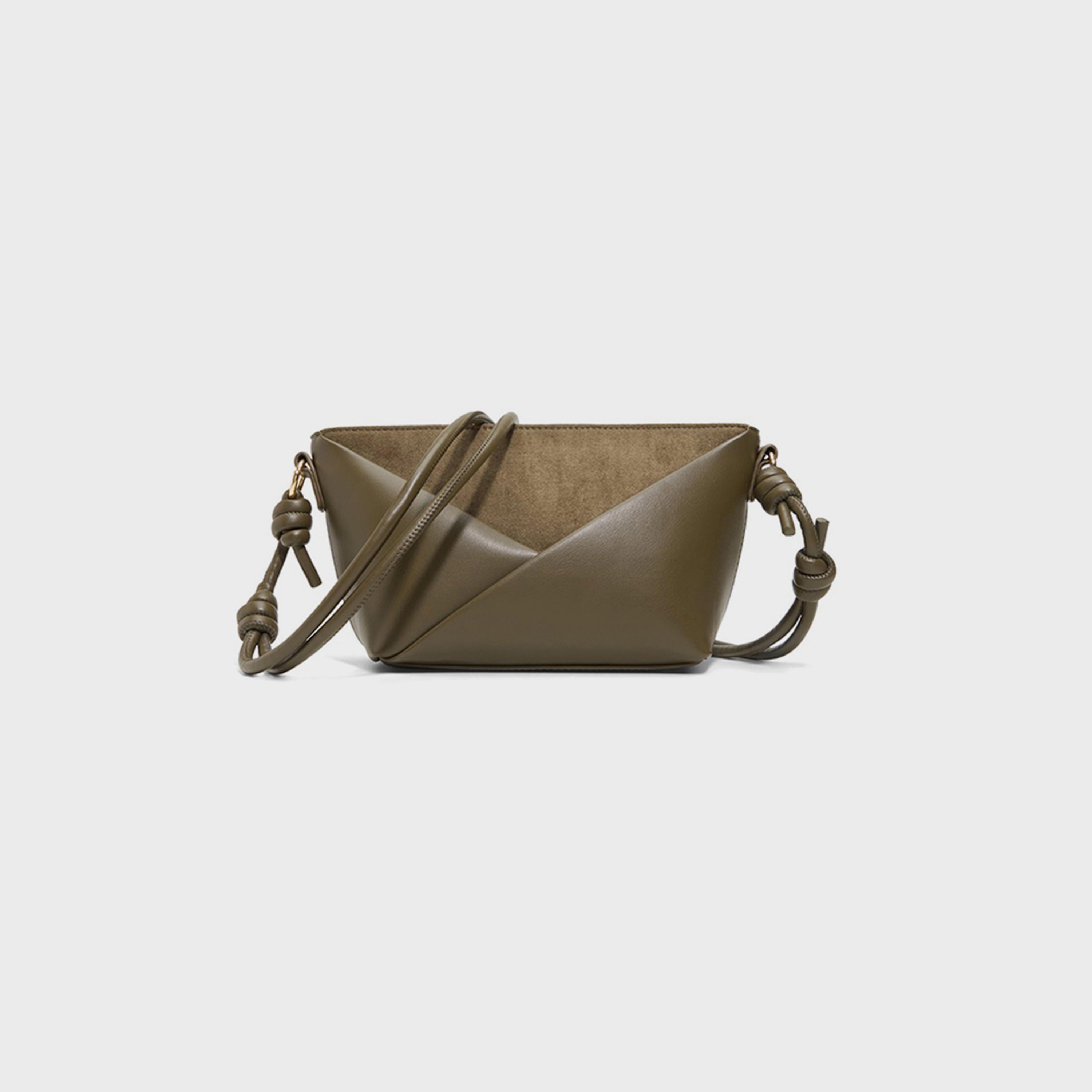 كول ات سبرينغ- شنطة صدر منقوشة إغلاق بسحاب | 27 × 16 × 11 سم-women-bagsandwallets-handbags-image-4