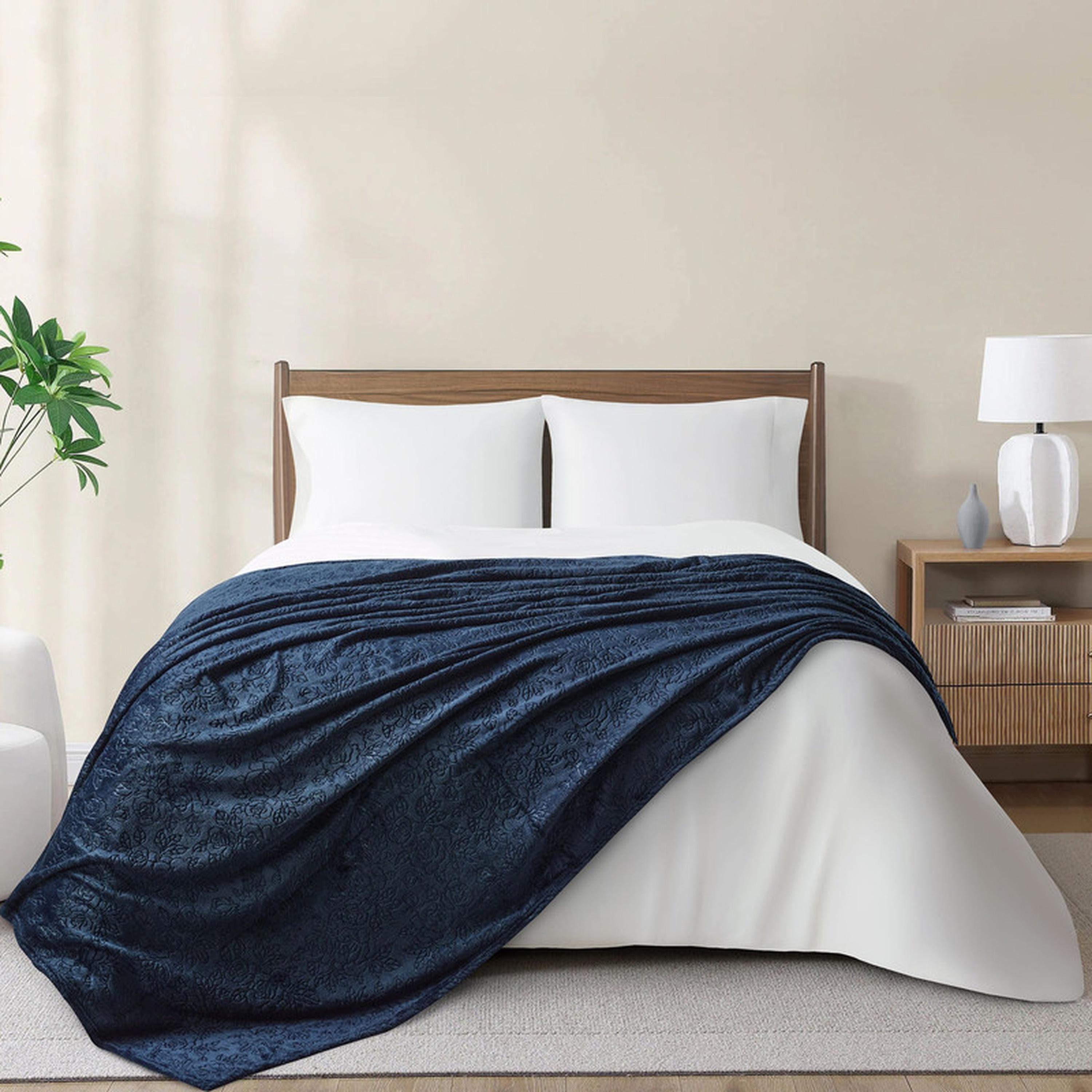 Floral Textured Fleece King Blanket - 210x240 cms-household-bedding-blankets-image-1