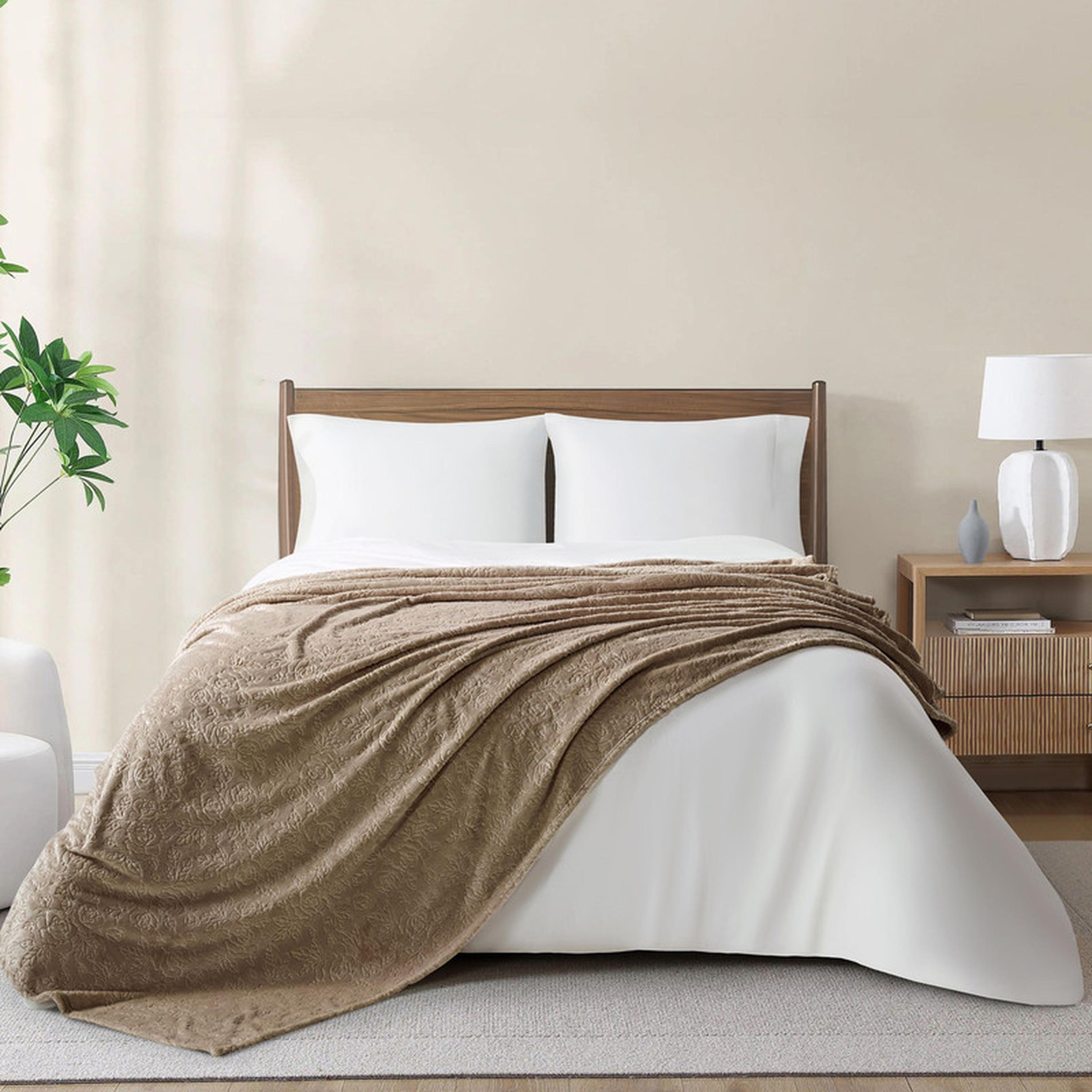 Floral Textured Fleece Single Blanket - 170x210 cms-household-bedding-blankets-image-1
