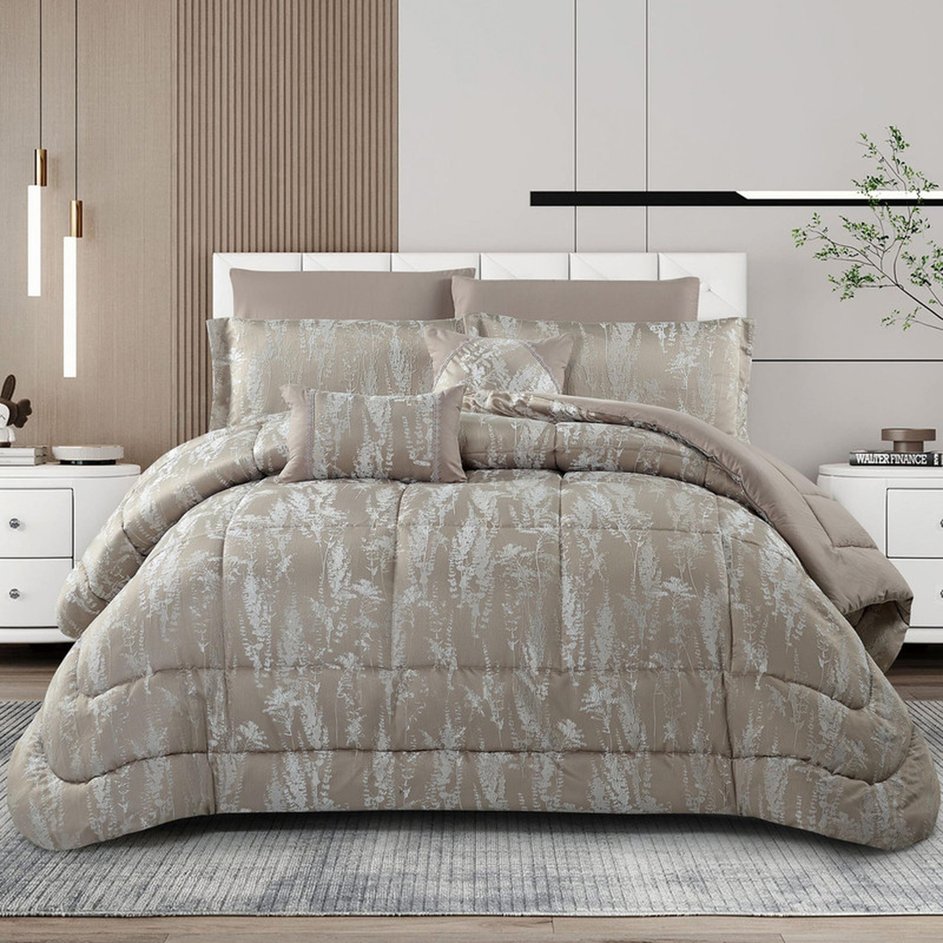 طقم لحاف بطبعات 8 قطع كينج من دونيتيلا - 260×240 سم-household-bedding-comfortersandbedspreads-comforters-image-92
