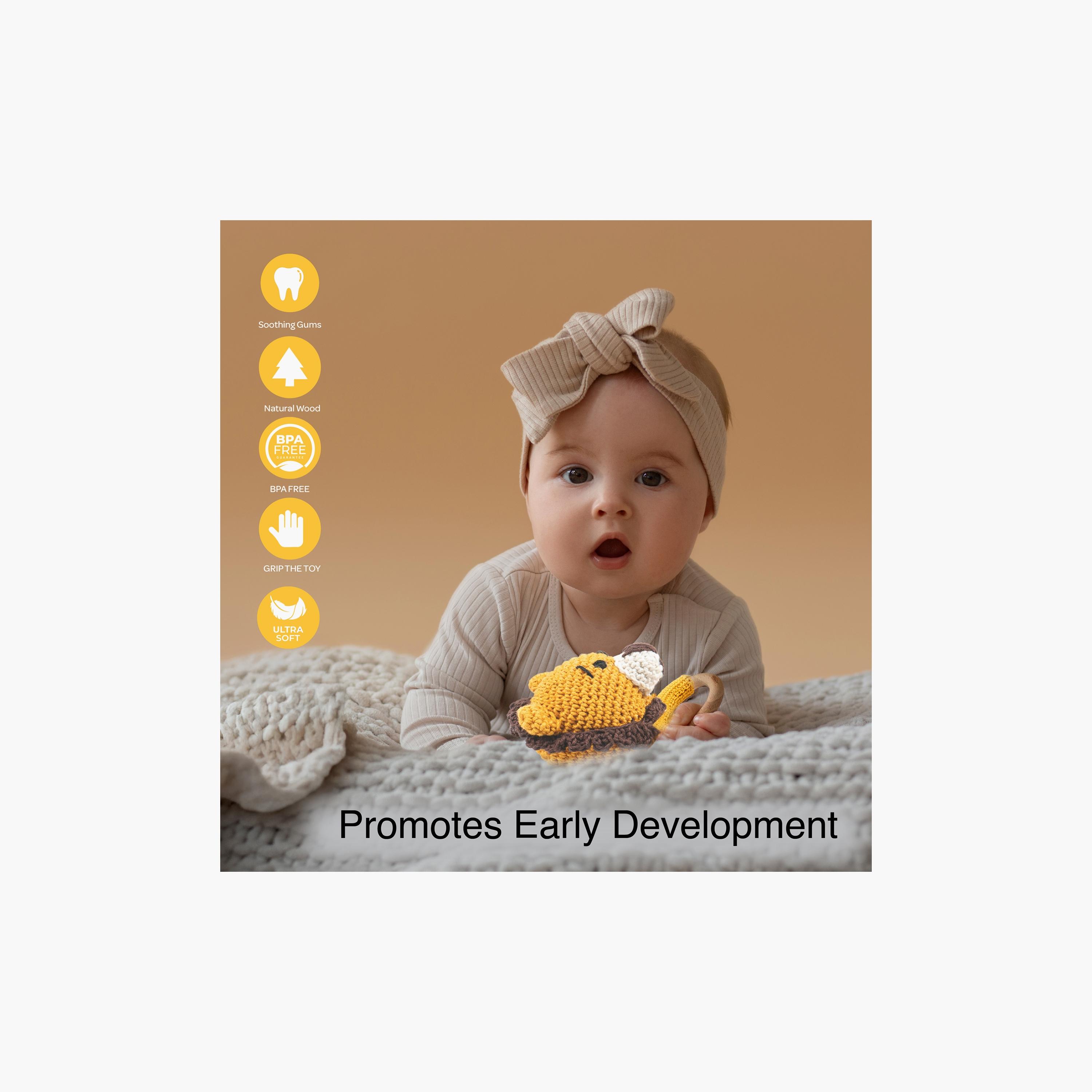 خشخيشة على شكل حلقة مصنوعة يدوياً من الكروشيه من مون - بتصميم أسد-toys-babyandtoddlertoys-rattlesandteethers-image-1