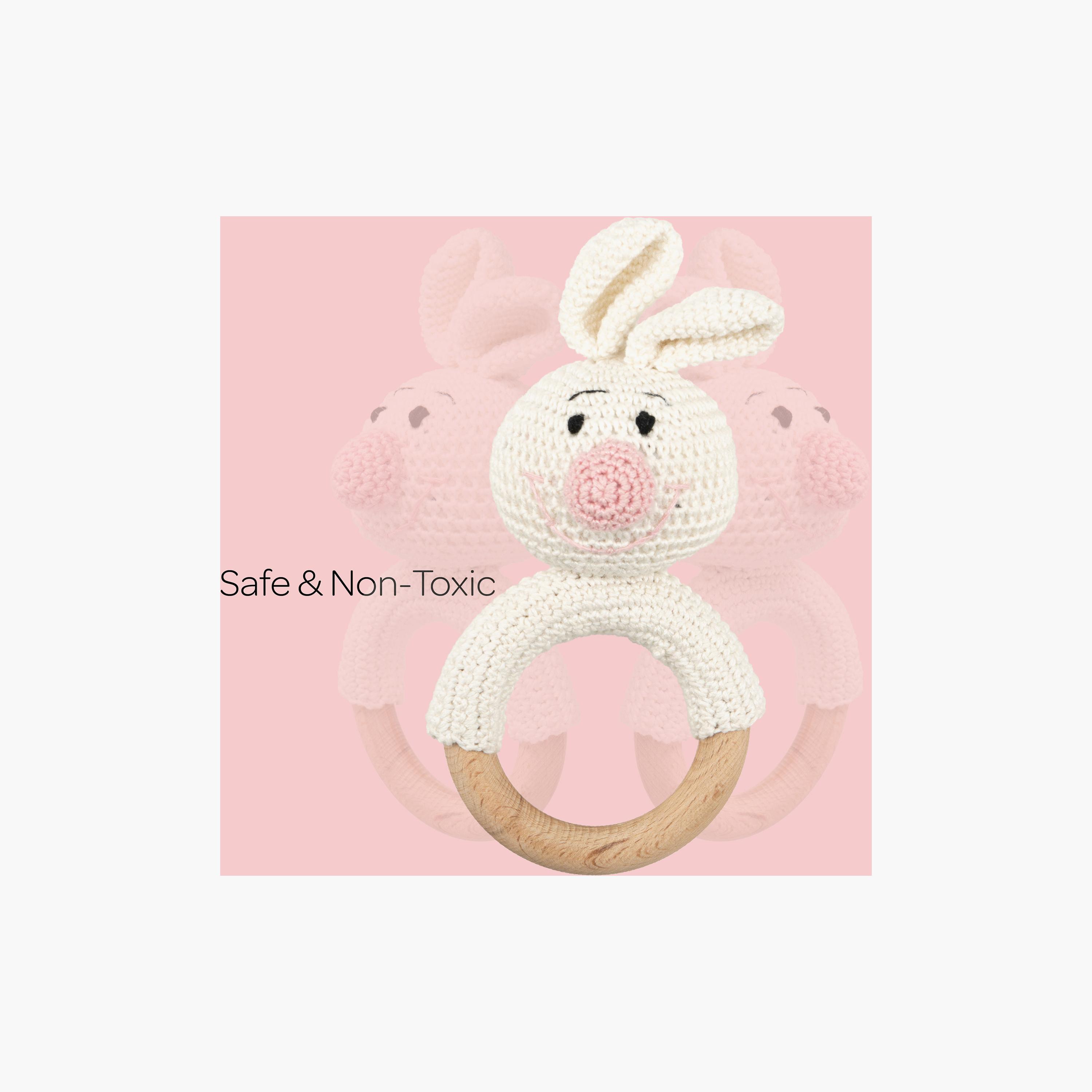 خشخيشة على شكل حلقة مصنوعة يدوياً من الكروشيه من مون - بتصميم أرنب-toys-babyandtoddlertoys-rattlesandteethers-image-3
