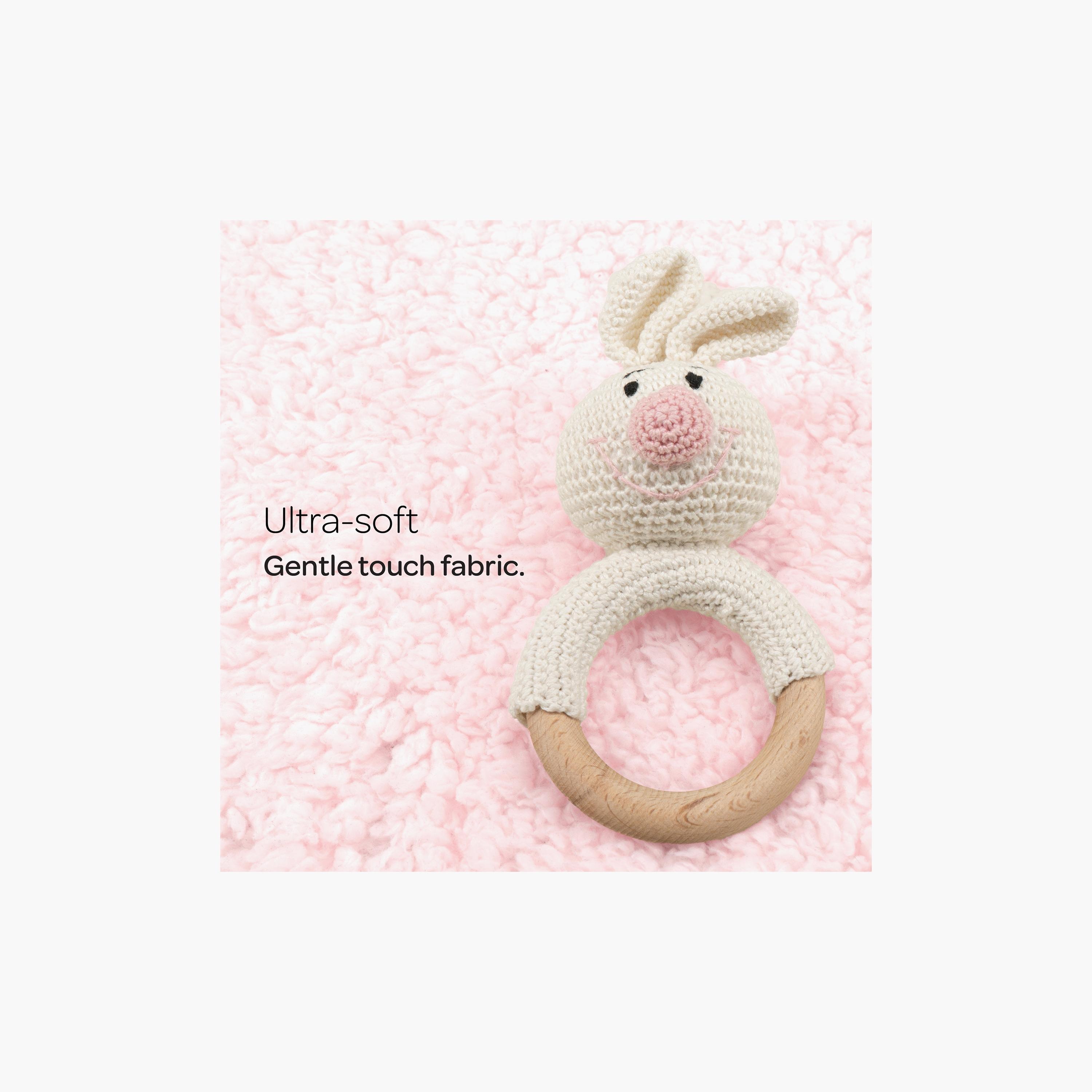 خشخيشة على شكل حلقة مصنوعة يدوياً من الكروشيه من مون - بتصميم أرنب-toys-babyandtoddlertoys-rattlesandteethers-image-4