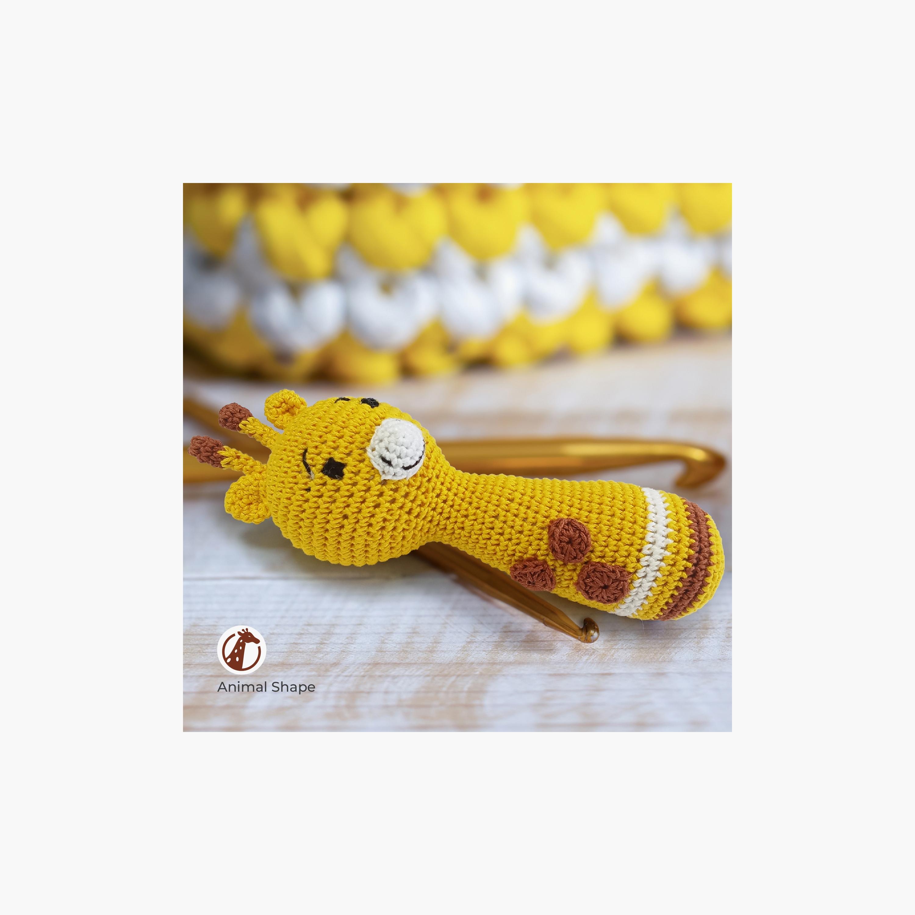 خشخيشة يدوية الصنع بحلقة كروشيه محبوكة من مون - 0 أشهر+ - زرافة-toys-babyandtoddlertoys-rattlesandteethers-image-5