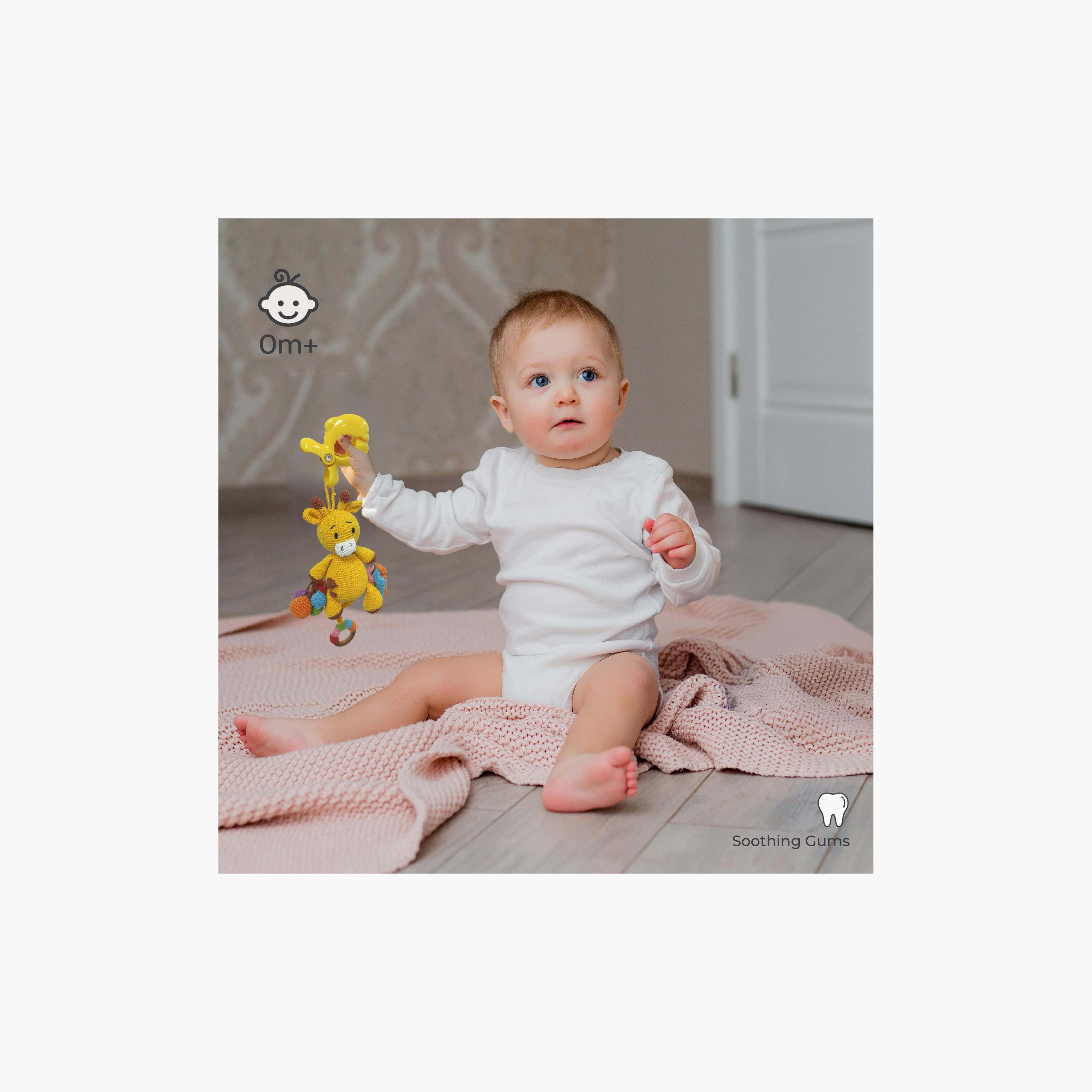 لعبة كروشيه يدوية الصنع مع حلقة وشماعة بمشبك من مون - 0 أشهر+ - زرافة-toys-babyandtoddlertoys-rattlesandteethers-image-3
