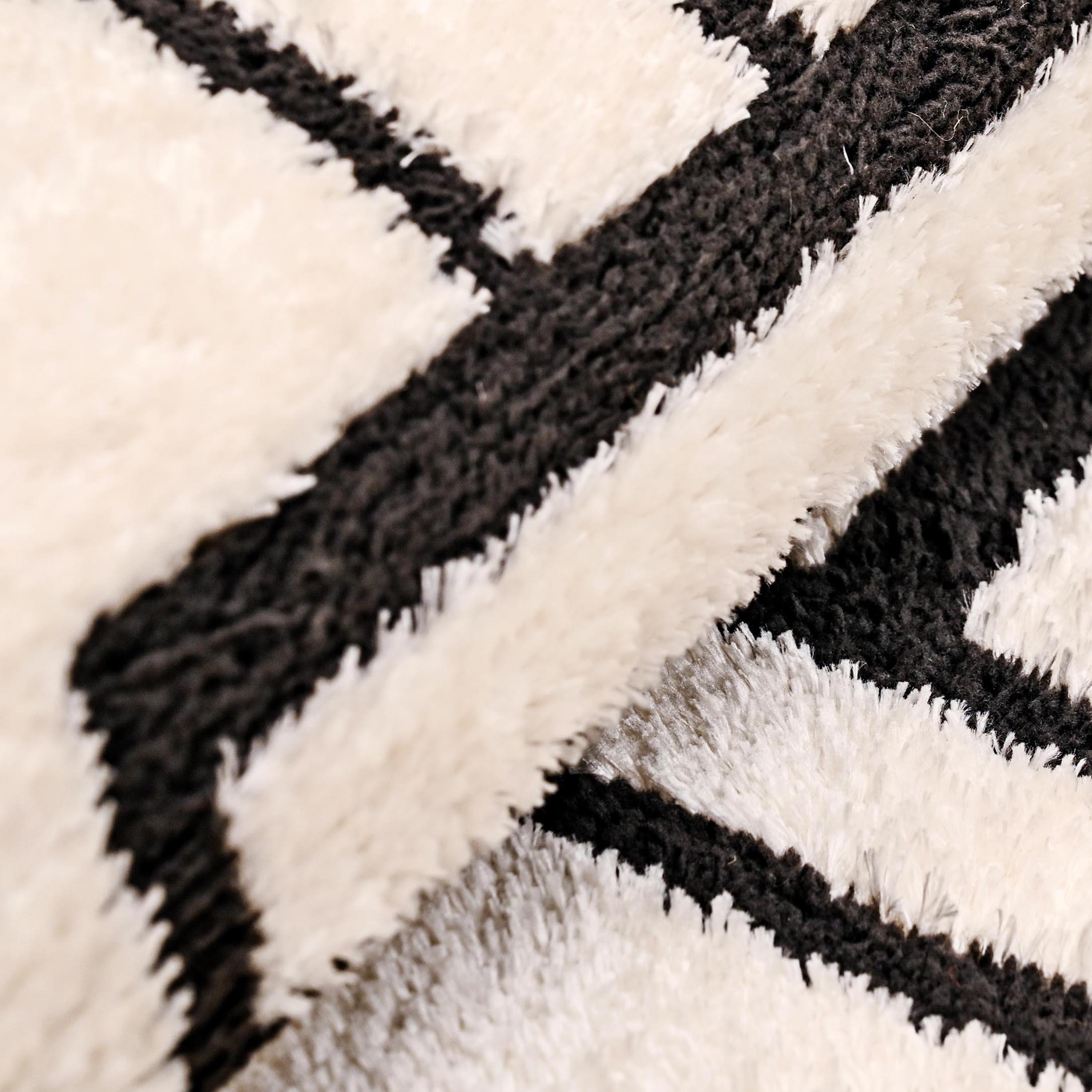 سجادة لو موند من سي سي - 200x300 سم-hbxdecorandfurnishings-floorcoverings-rugs-image-4