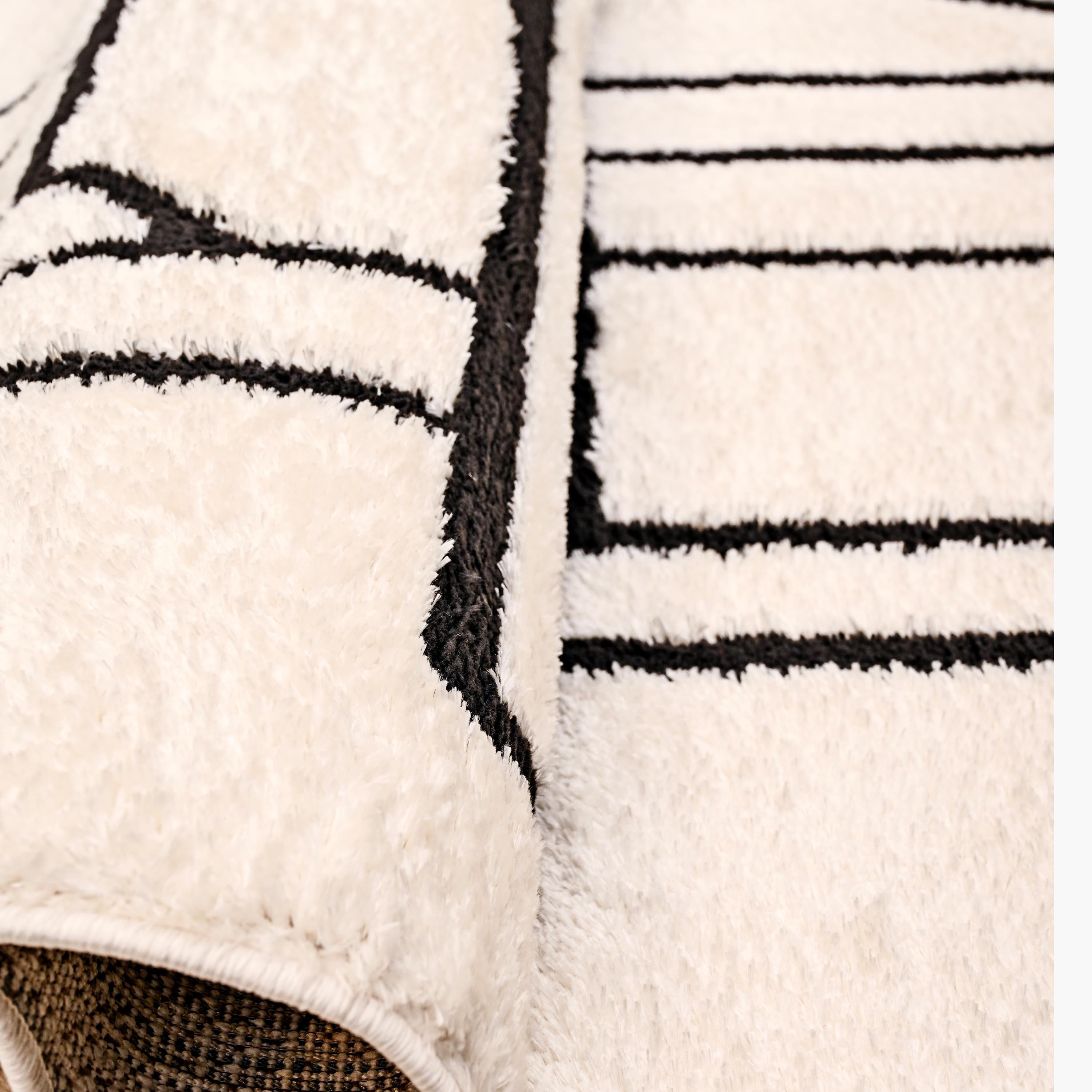 سجادة لو موندي من سي سي - 230x160 سم-hbxdecorandfurnishings-floorcoverings-rugs-image-2