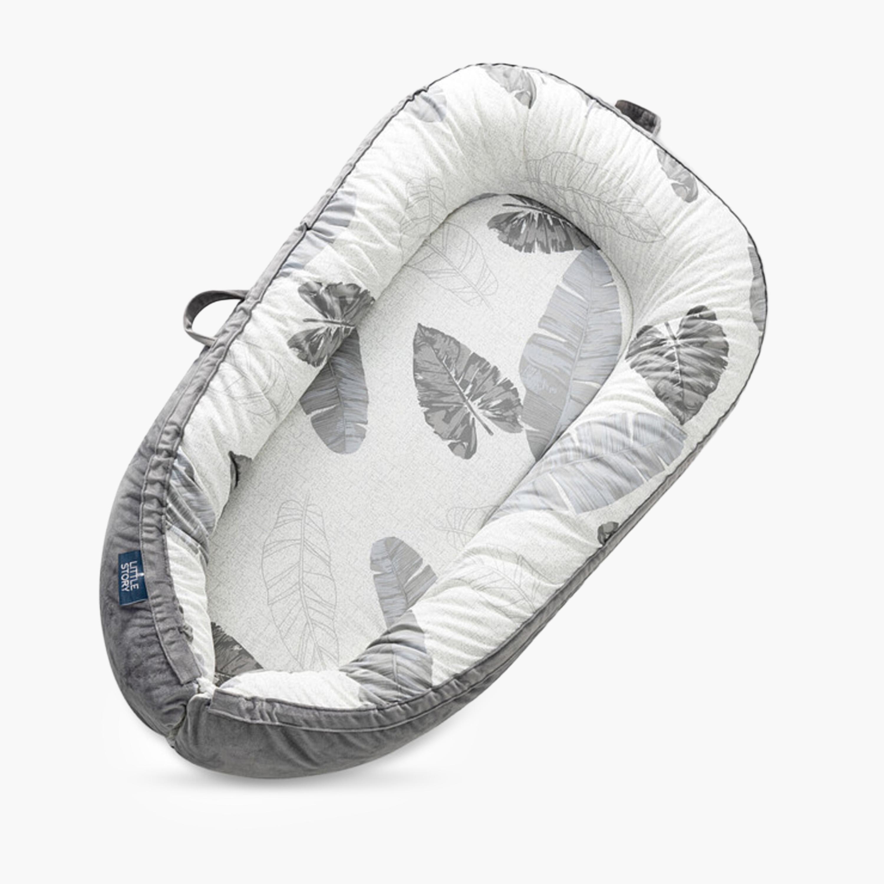 Little Story Fiberfill Newborn Lounger Bed - Feather Grey
