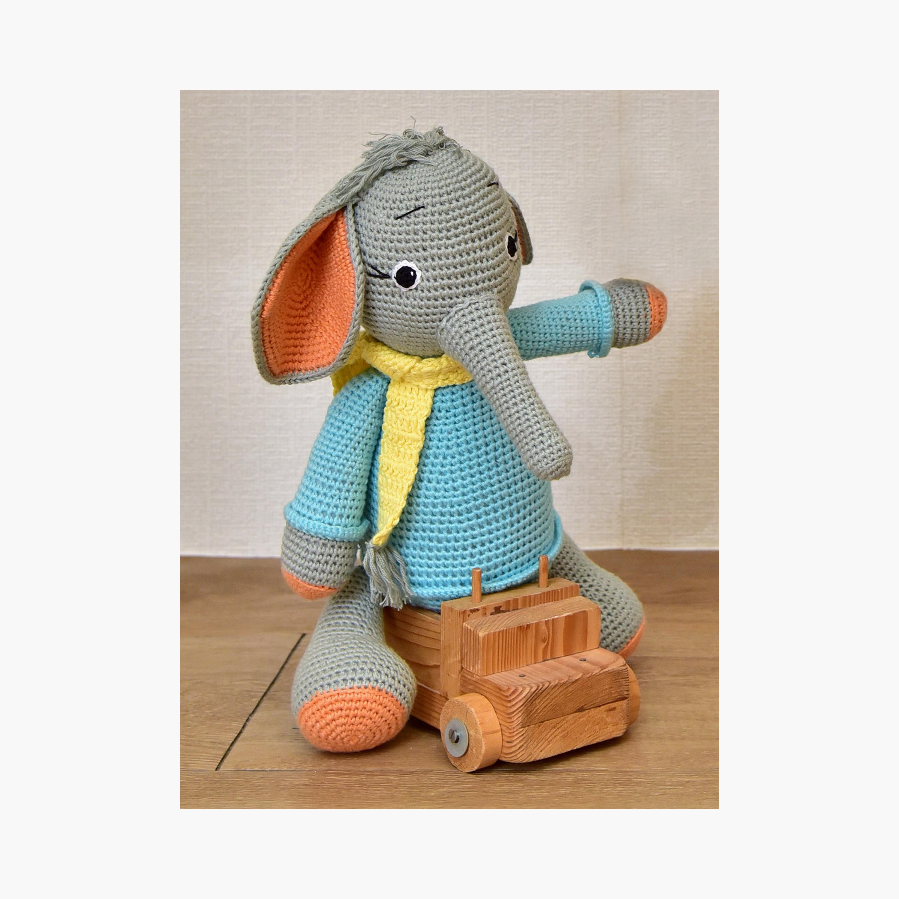 لعبة كروشيه يدوية الصنع داستي الفيل - 13 بوصة من هابي ثريدز-toys-dollsandplaysets-dolls-image-2