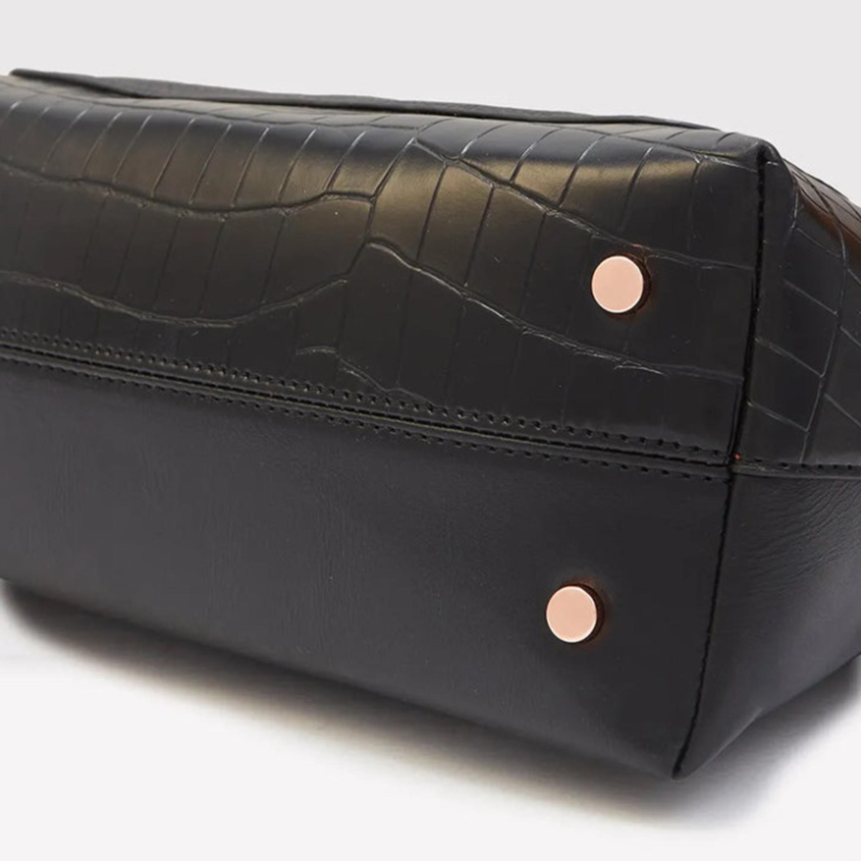 كابريس - شنطة جيجي المزخرفة بسحاب وحزام قابل للتعديل | 28 × 19 × 10.5 سم-women-bagsandwallets-handbags-image-6
