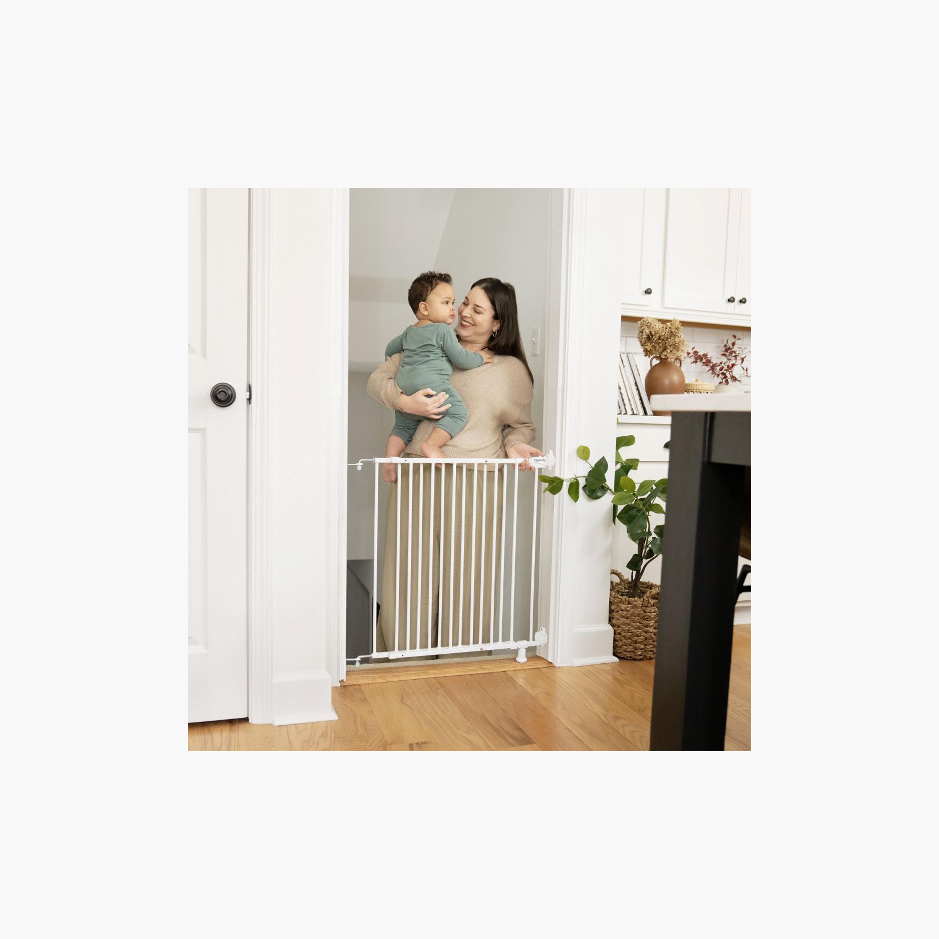 Ingenuity Summer 2-in-1 Safety Gate for Stairs & Hallways with Locking Indicator - Fits 28–42"-baby-healthandsafety-babyproofing-image-6